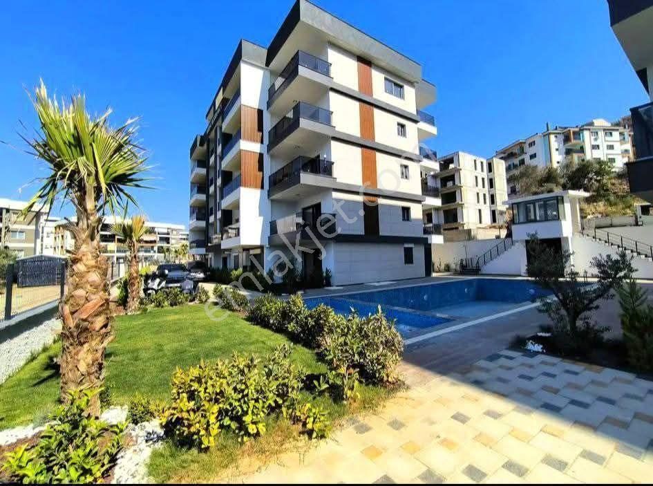 Değirmendere Mahallesi’nde Havuzlu Sitede Deniz Manzaralı 2+1 Daire - Görsel 6