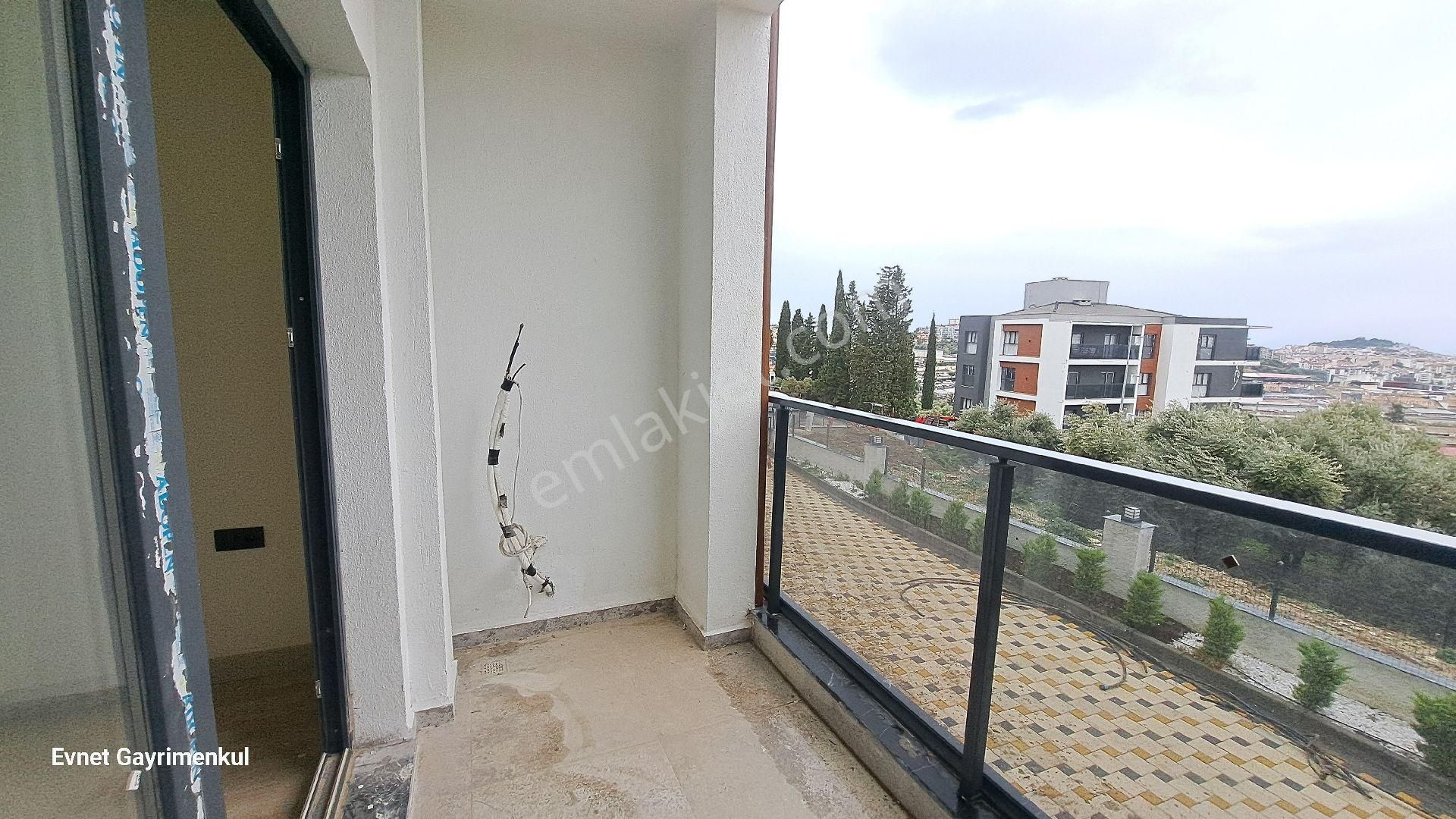 Değirmendere Mahallesi’nde Havuzlu Sitede Deniz Manzaralı 2+1 Daire - Görsel 15