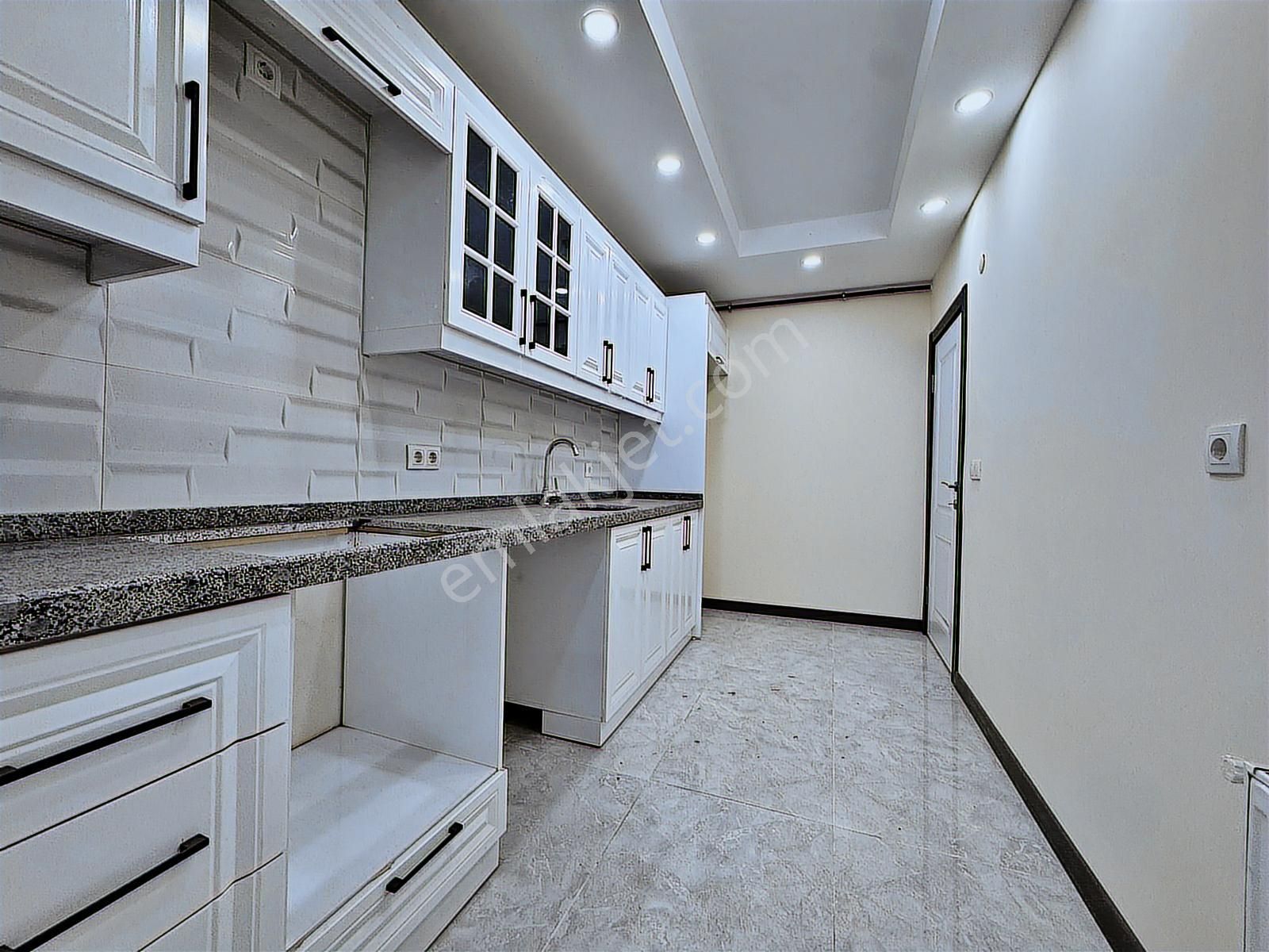 Beylikdüzü Yakuplu Da Satılık 1+1 Ön Cephe Balkonlu Daire - Görsel 17