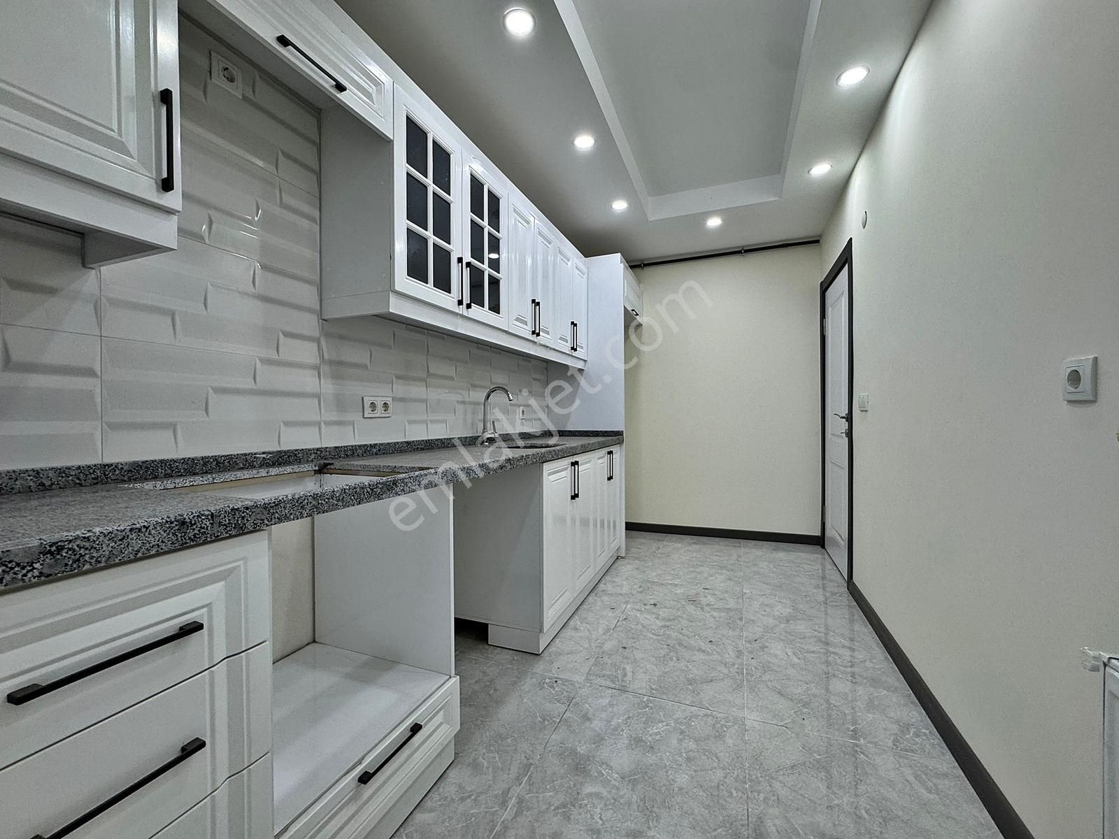 Beylikdüzü Yakuplu Da Satılık 1+1 Ön Cephe Balkonlu Daire - Görsel 16