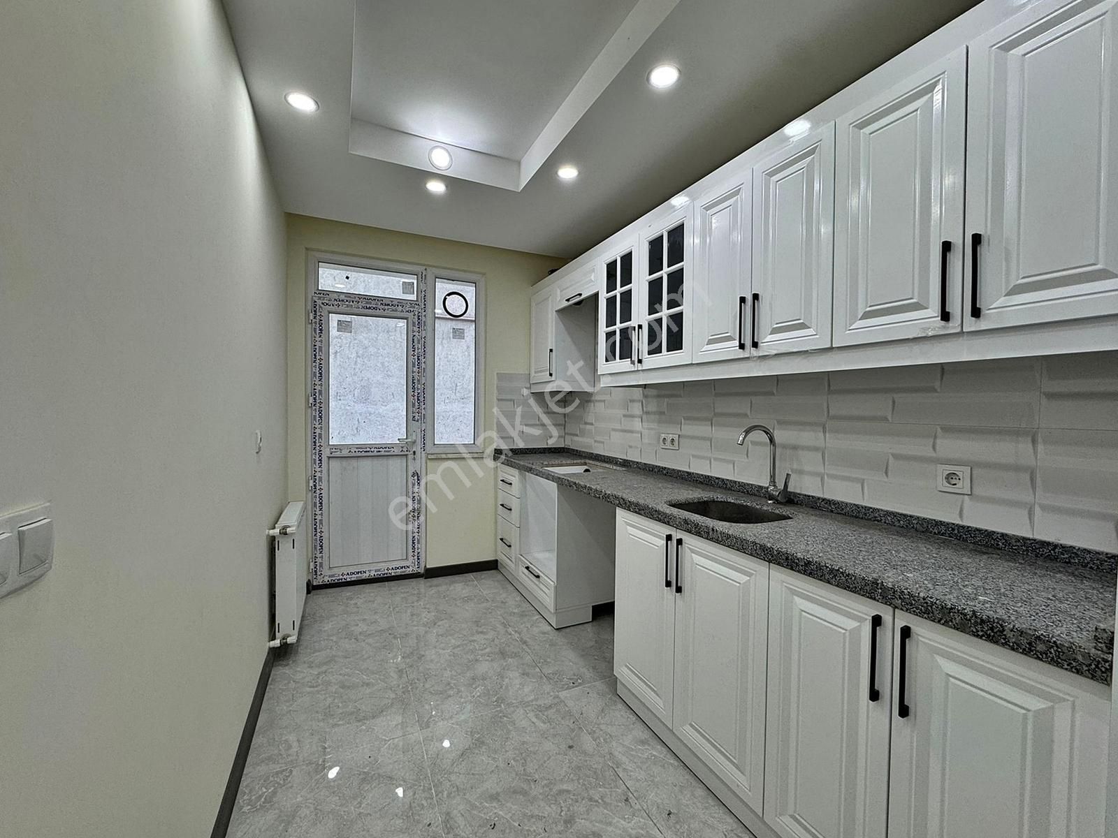 Beylikdüzü Yakuplu Da Satılık 1+1 Ön Cephe Balkonlu Daire - Görsel 18