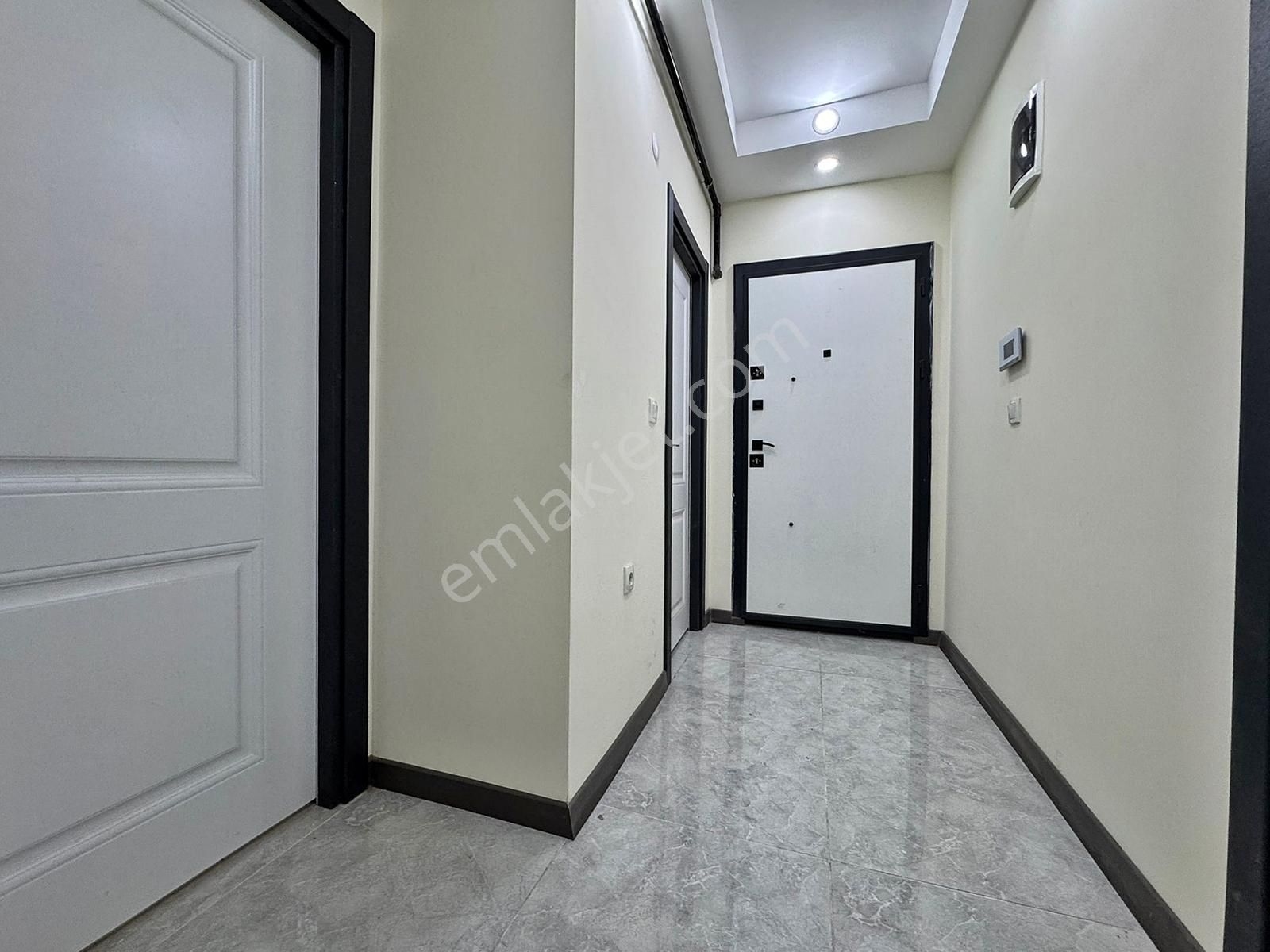 Beylikdüzü Yakuplu Da Satılık 1+1 Ön Cephe Balkonlu Daire - Görsel 8