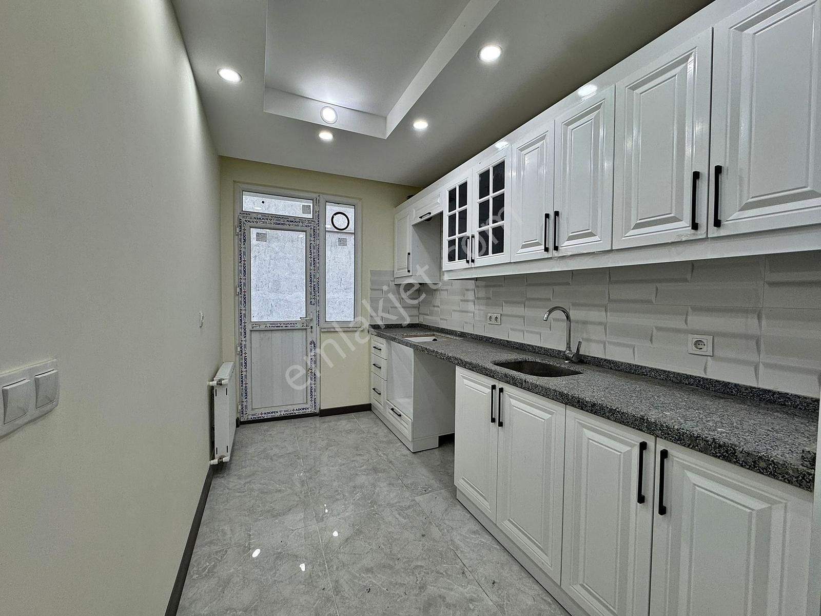 Beylikdüzü Yakuplu Da Satılık 1+1 Ön Cephe Balkonlu Daire - Görsel 22