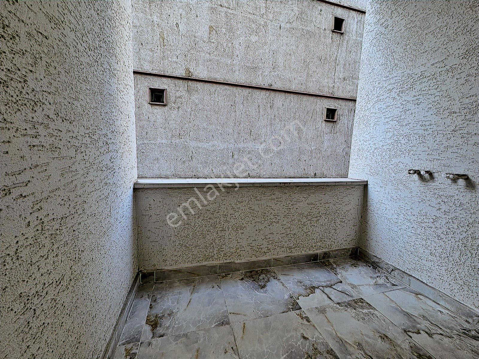 Beylikdüzü Yakuplu Da Satılık 1+1 Ön Cephe Balkonlu Daire - Görsel 24