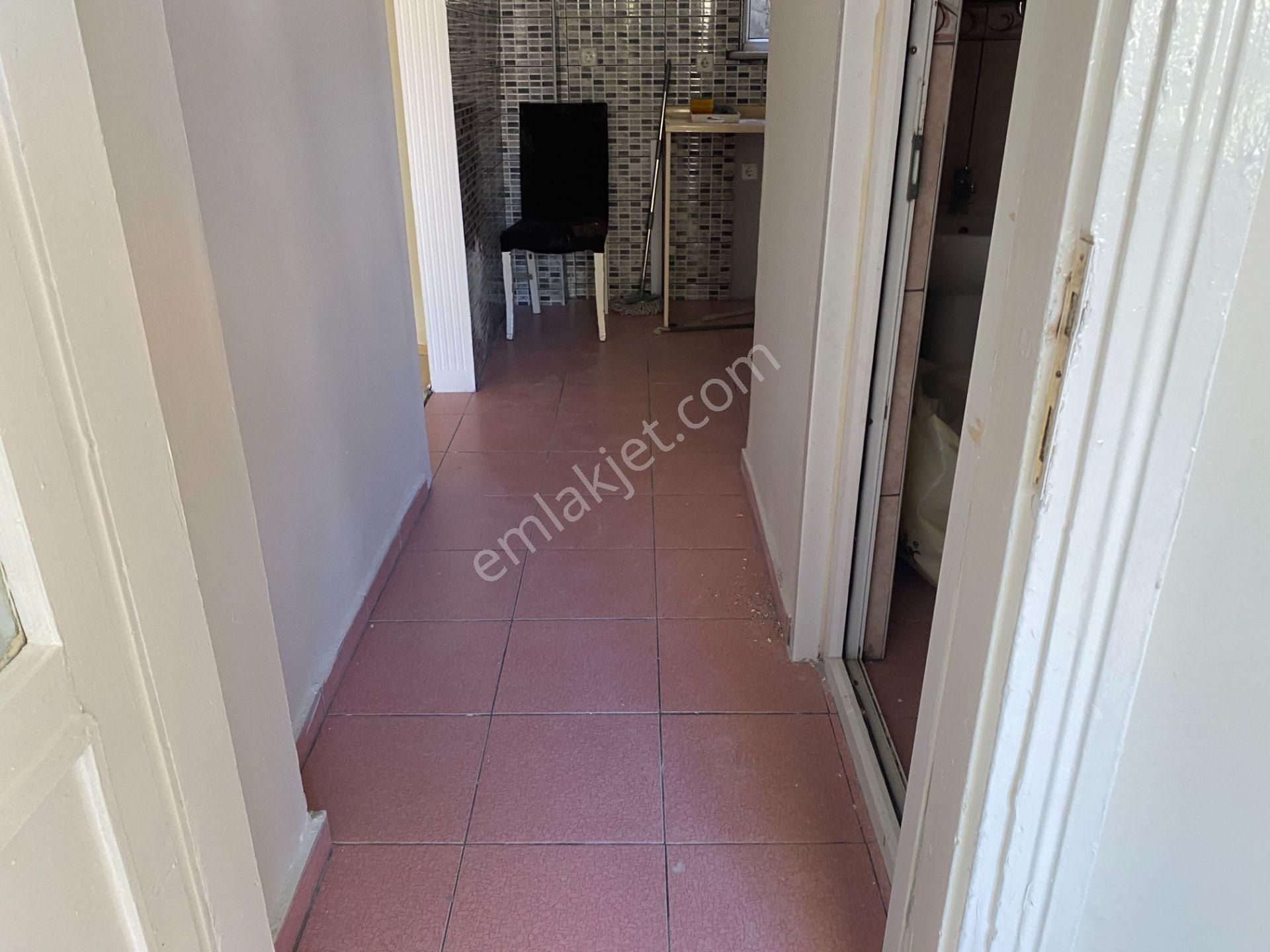 Destan-068-k.m.paşa-carrefour-civarı-1-oda-1-salon-70m2-son-3.kat-kombili-açıklamayı-okuyun - Görsel 32