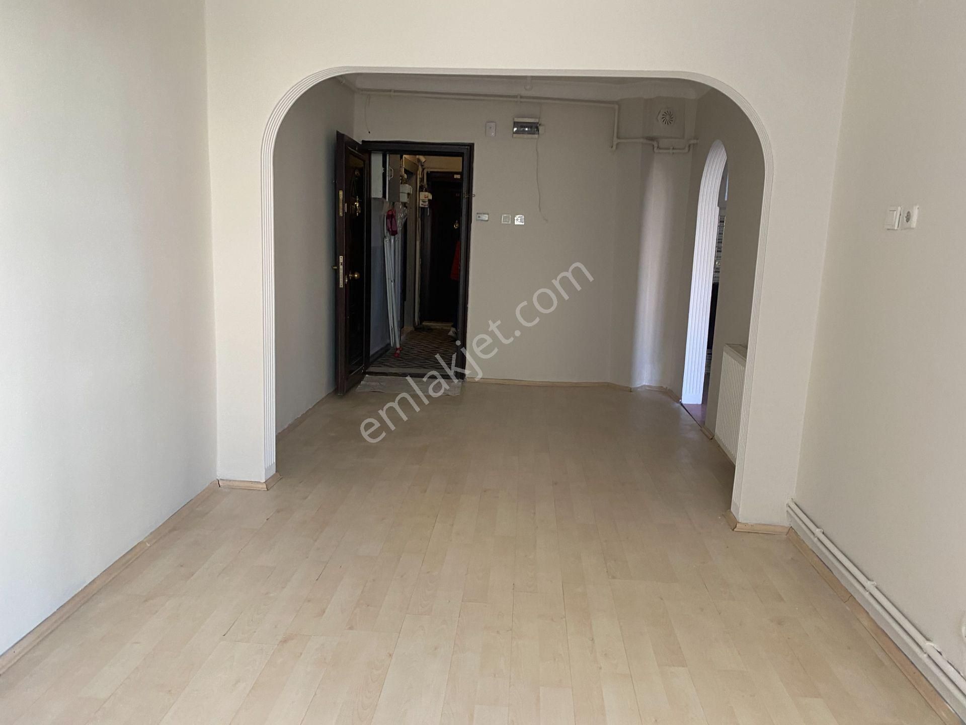 Destan-068-k.m.paşa-carrefour-civarı-1-oda-1-salon-70m2-son-3.kat-kombili-açıklamayı-okuyun - Görsel 5