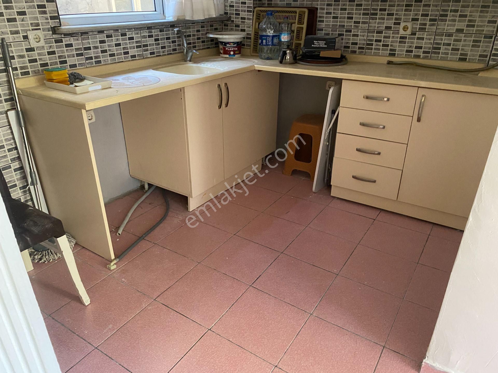 Destan-068-k.m.paşa-carrefour-civarı-1-oda-1-salon-70m2-son-3.kat-kombili-açıklamayı-okuyun - Görsel 3