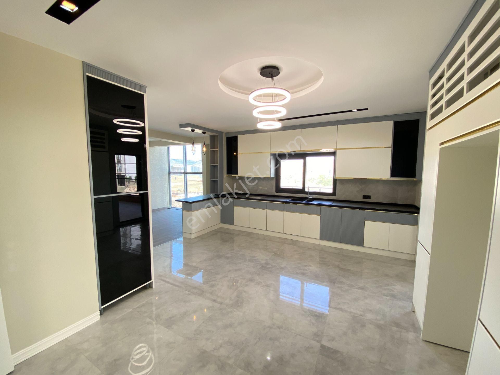 Beylerbeyi Satılık Ultra Lüks 5+1daire İsbay Emlak'ta - Görsel 12