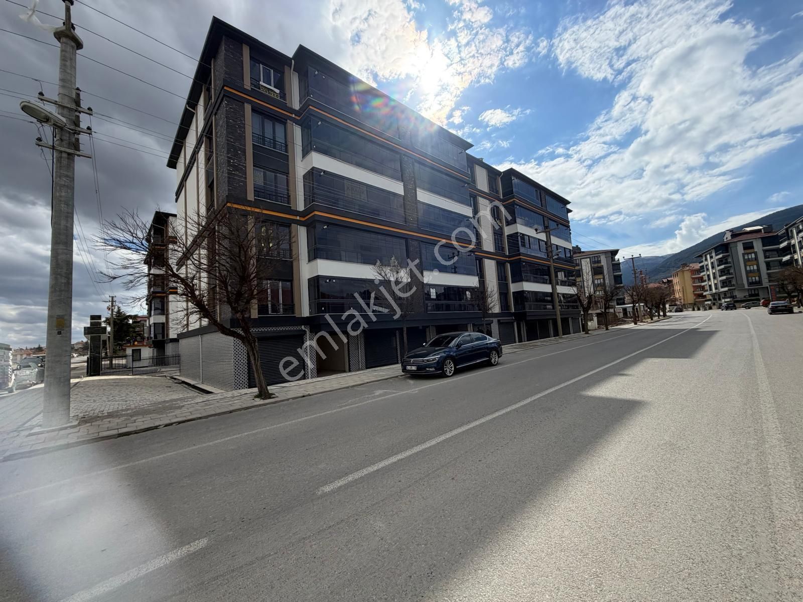 Yüksel Emlaktan Yeni Mahalle Koşu Yolunda Kiralık Lüxx Daire Kaçmazz - Görsel 9