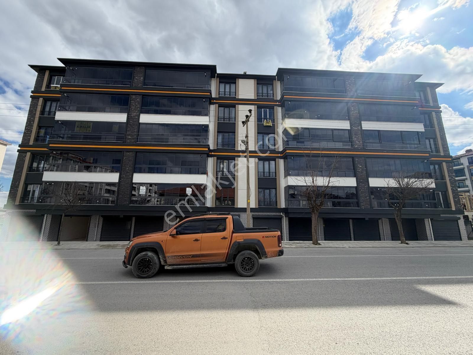 Yüksel Emlaktan Yeni Mahalle Koşu Yolunda Kiralık Lüxx Daire Kaçmazz - Görsel 5