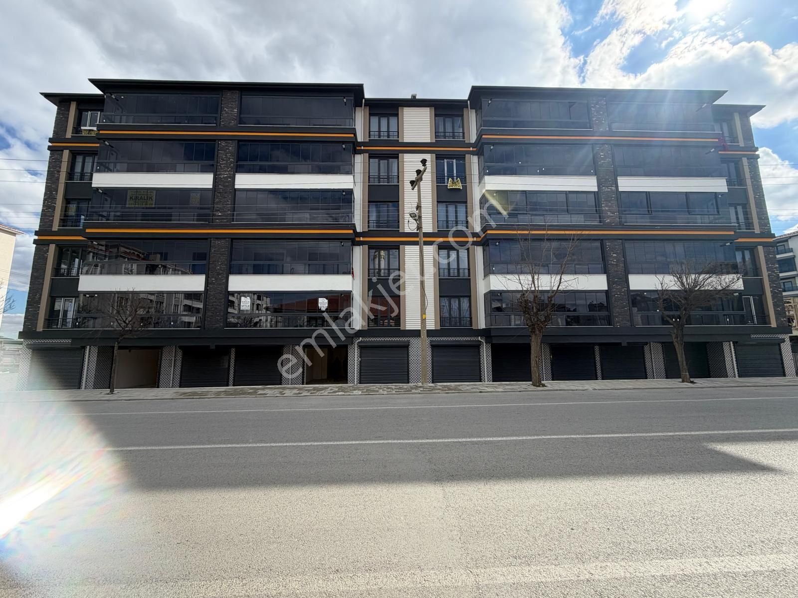 Yüksel Emlaktan Yeni Mahalle Koşu Yolunda Kiralık Lüxx Daire Kaçmazz - Görsel 6