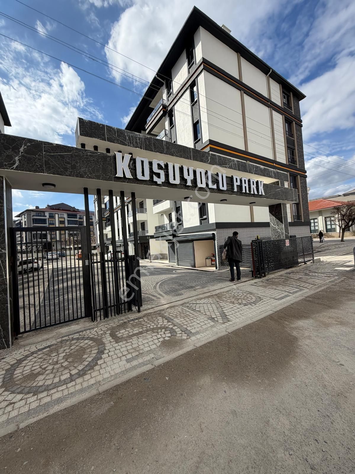 Yüksel Emlaktan Yeni Mahalle Koşu Yolunda Kiralık Lüxx Daire Kaçmazz - Görsel 11