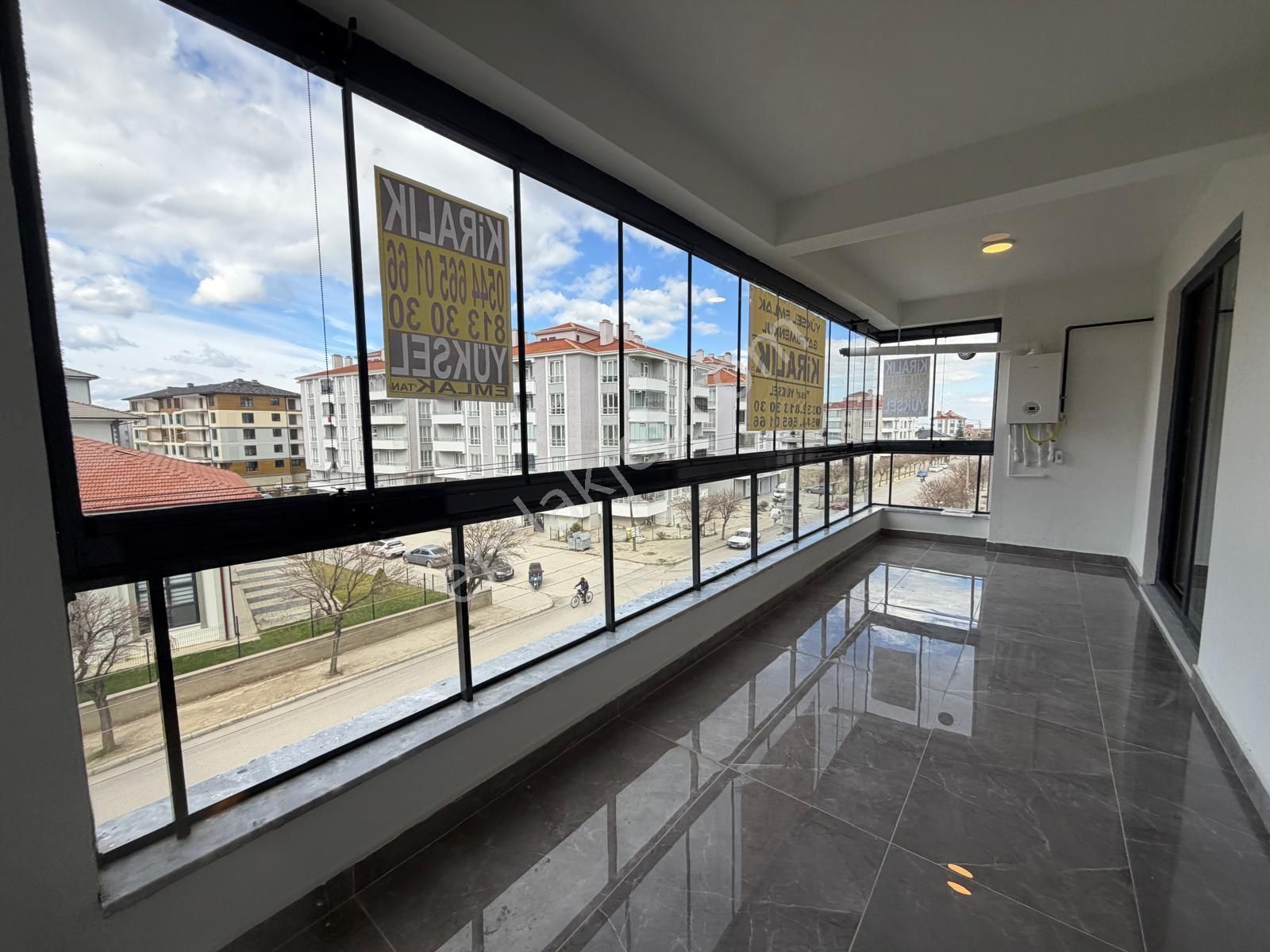 Yüksel Emlaktan Yeni Mahalle Koşu Yolunda Kiralık Lüxx Daire Kaçmazz - Görsel 24