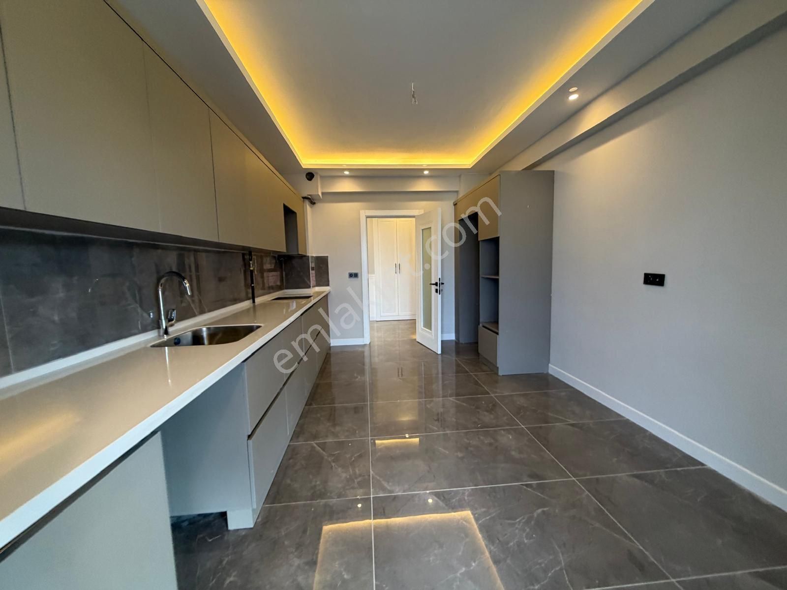 Yüksel Emlaktan Yeni Mahalle Koşu Yolunda Kiralık Lüxx Daire Kaçmazz - Görsel 22