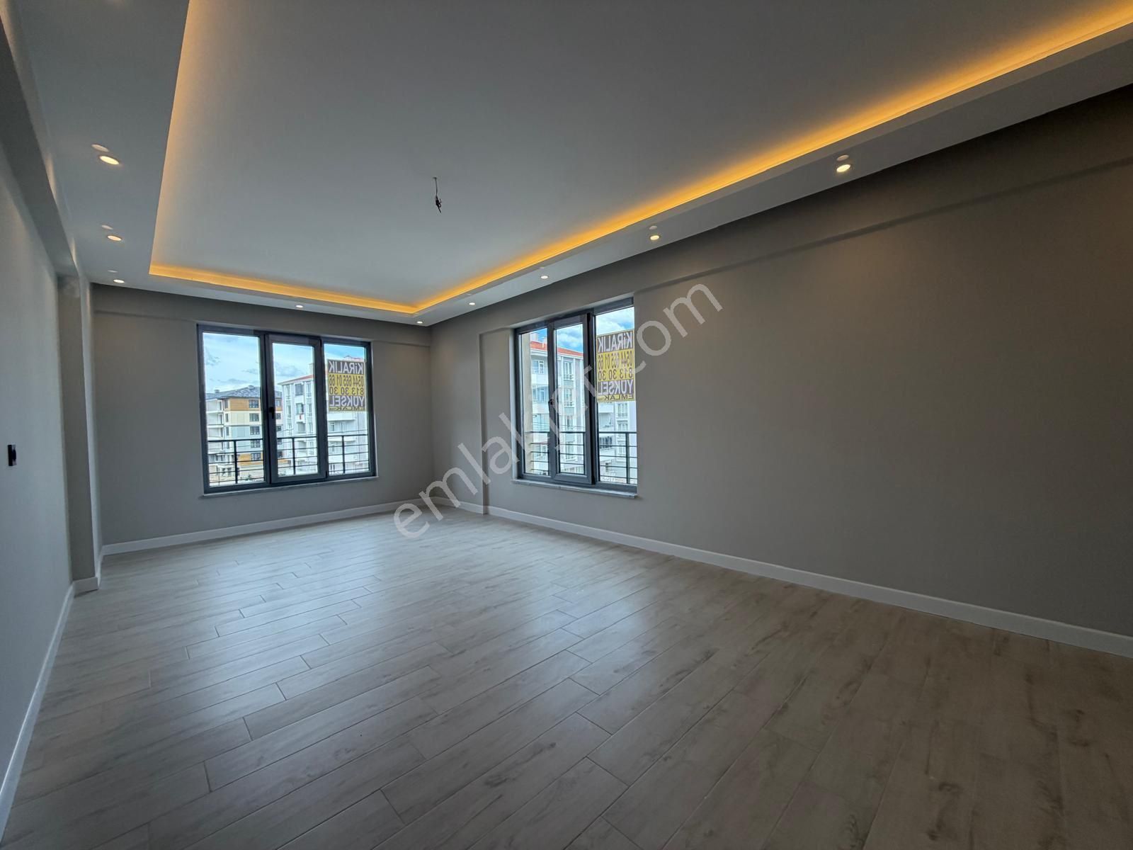 Yüksel Emlaktan Yeni Mahalle Koşu Yolunda Kiralık Lüxx Daire Kaçmazz - Görsel 21