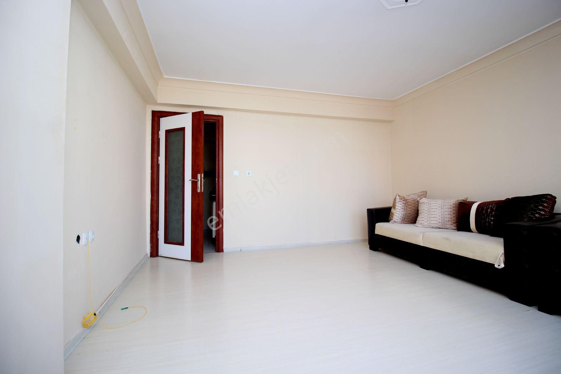 Emre Emlak'tan Süvari'de Arakatta Asansörlü Boş Satılık 2+1 Daire - Görsel 3