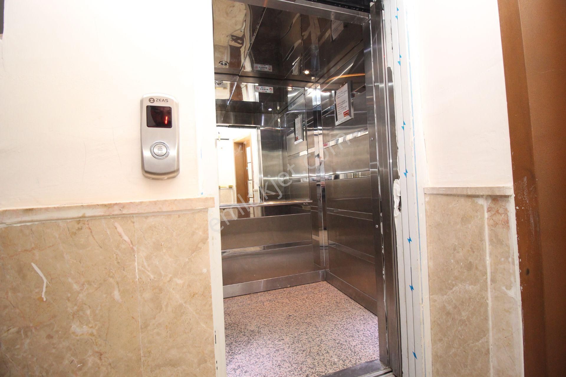 Emre Emlak'tan Süvari'de Arakatta Asansörlü Boş Satılık 2+1 Daire - Görsel 24