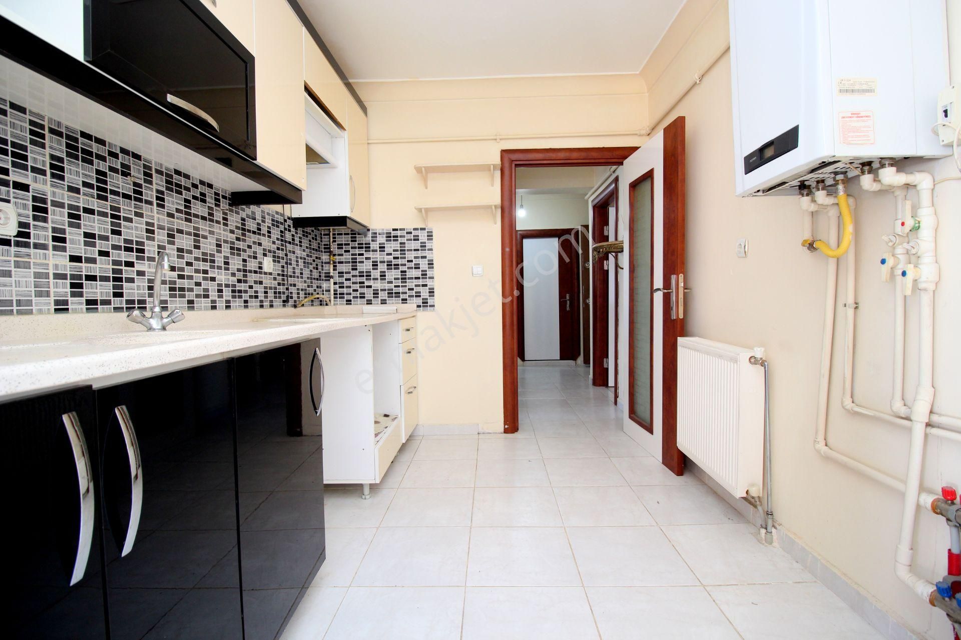 Emre Emlak'tan Süvari'de Arakatta Asansörlü Boş Satılık 2+1 Daire - Görsel 8