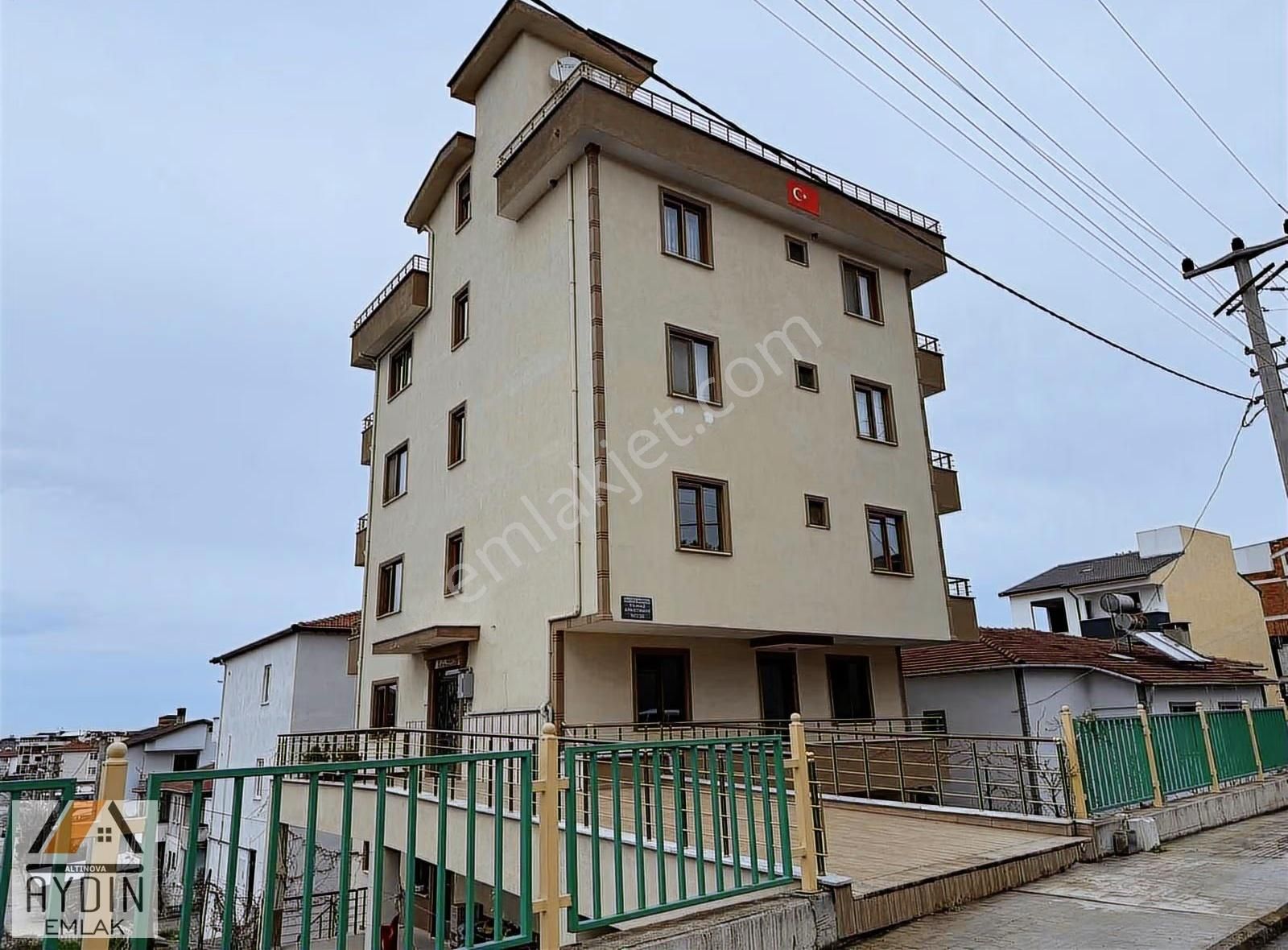 Altınova Hürriyet Mah Satılık Komple Bina (6 Daire) - Görsel 24