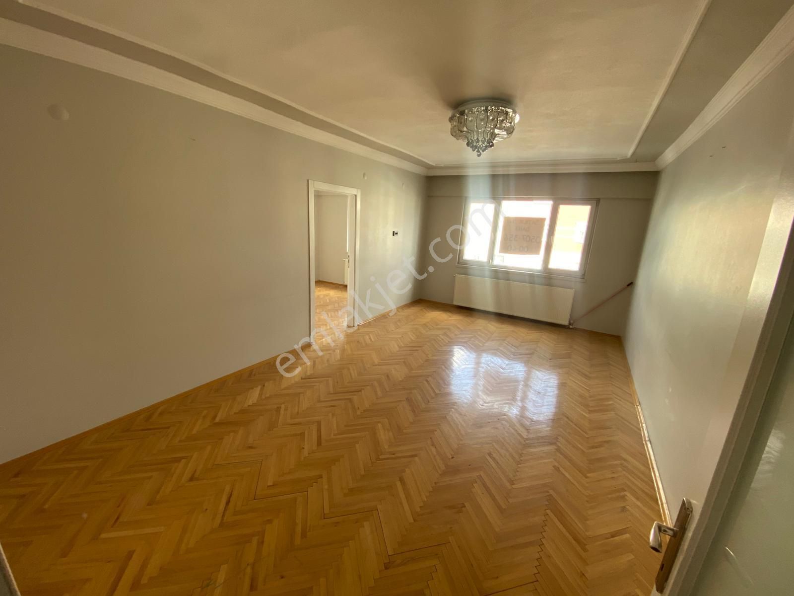 Plevne Mahallesinde 3+1 Ara Katta Yapılı Fırsat Daire - Görsel 7