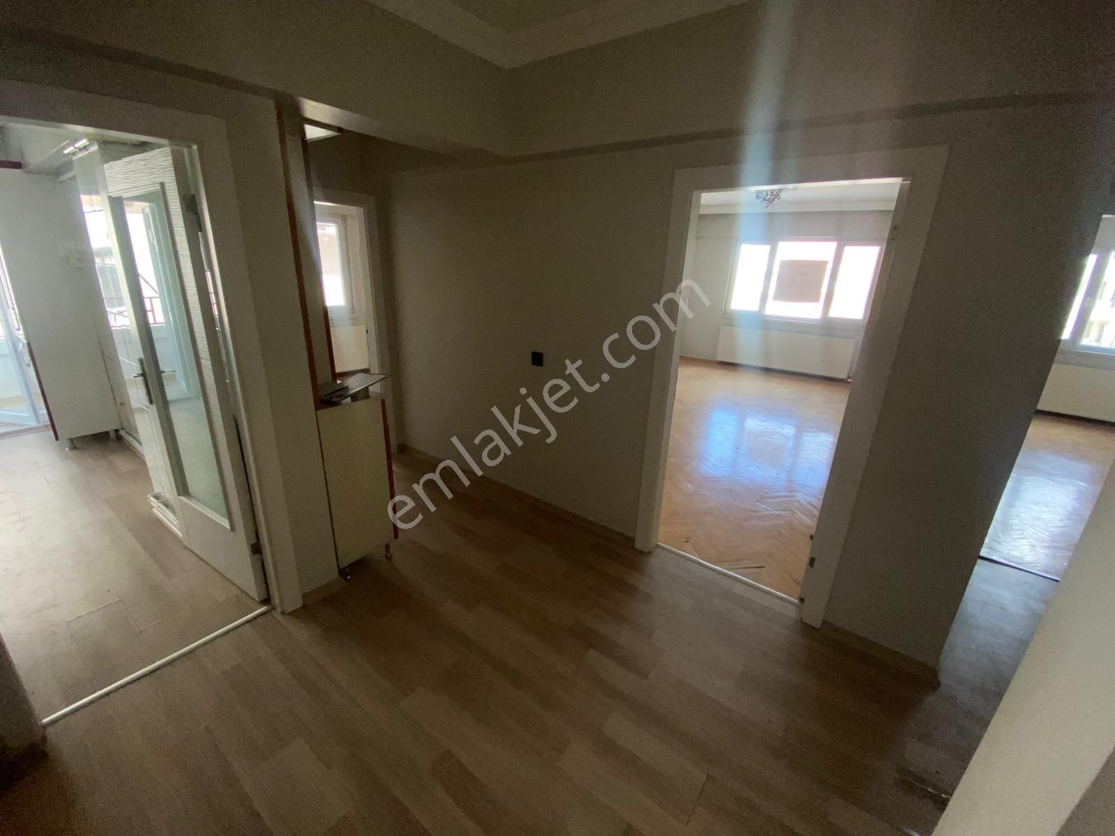 Plevne Mahallesinde 3+1 Ara Katta Yapılı Fırsat Daire - Görsel 25