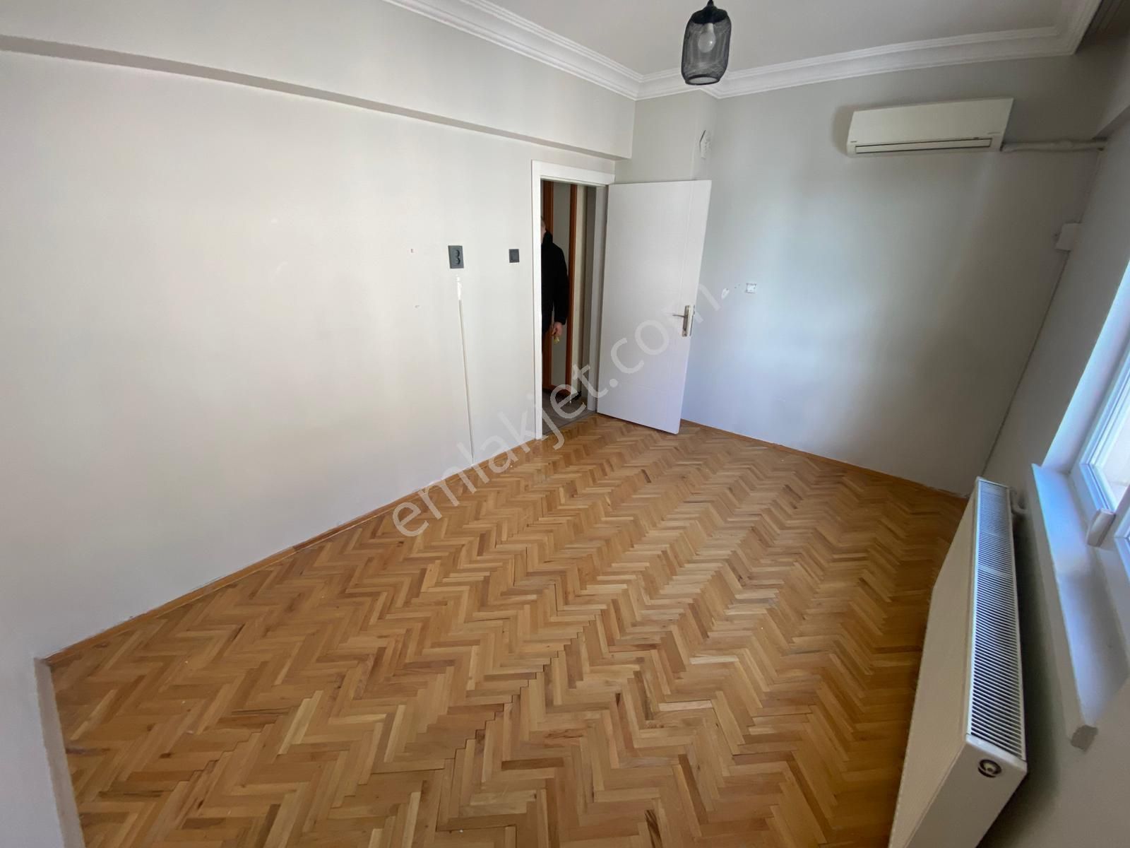 Plevne Mahallesinde 3+1 Ara Katta Yapılı Fırsat Daire - Görsel 15