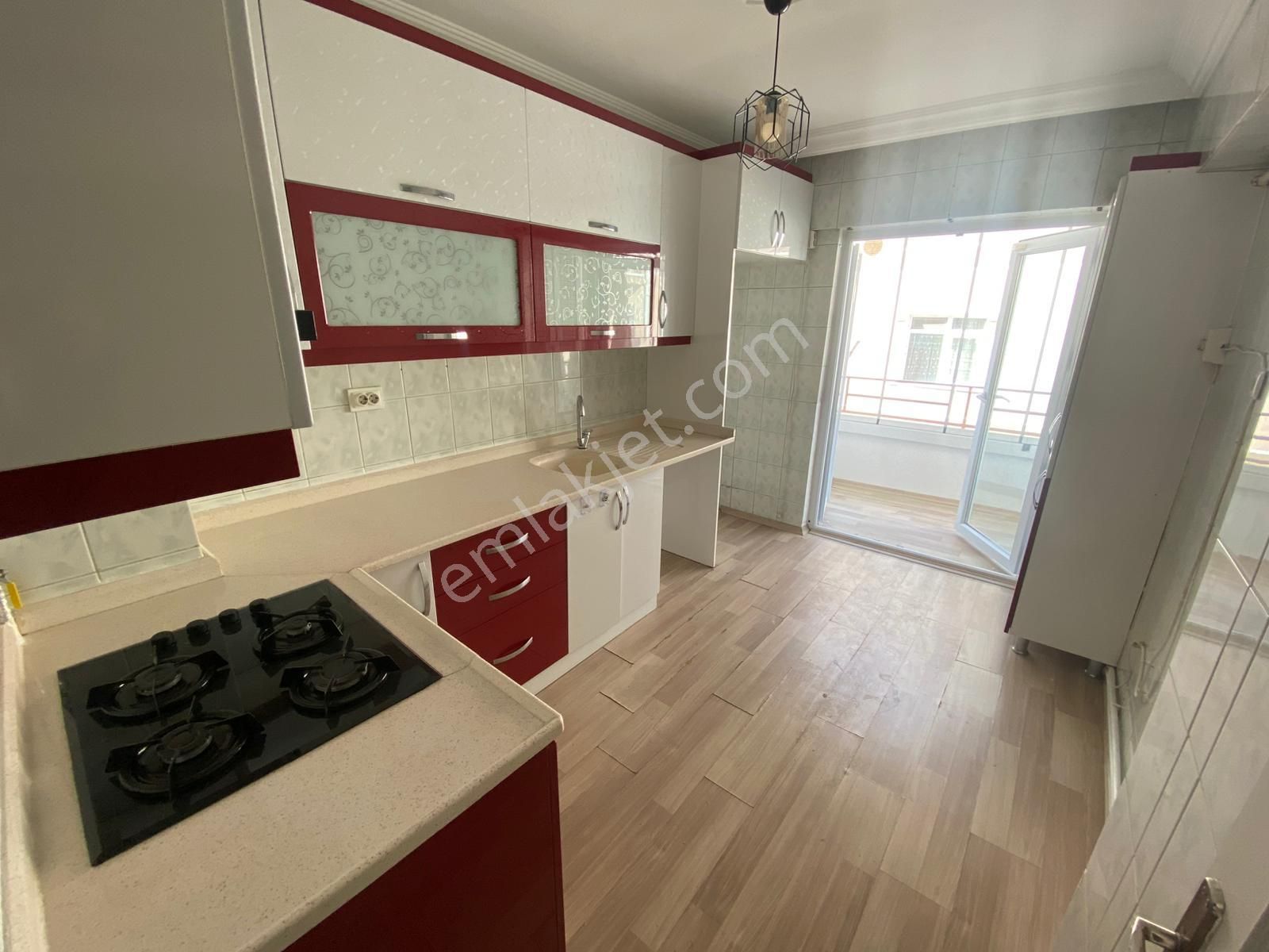 Plevne Mahallesinde 3+1 Ara Katta Yapılı Fırsat Daire - Görsel 2