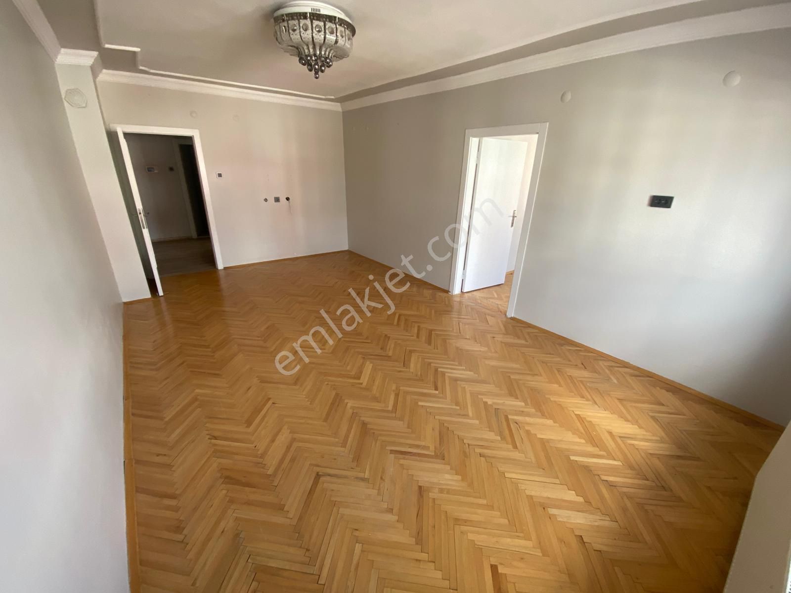 Plevne Mahallesinde 3+1 Ara Katta Yapılı Fırsat Daire - Görsel 9