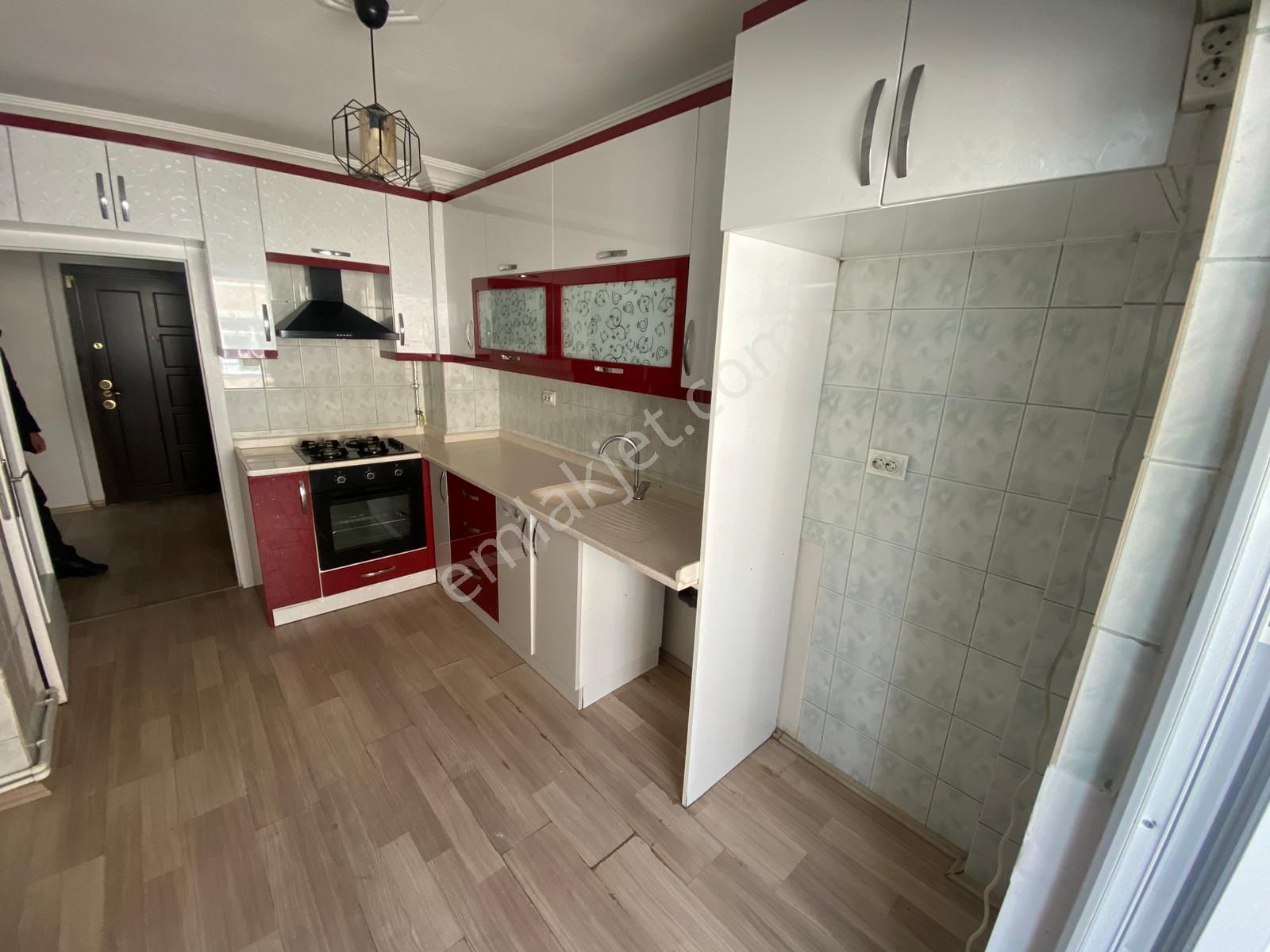 Plevne Mahallesinde 3+1 Ara Katta Yapılı Fırsat Daire - Görsel 5