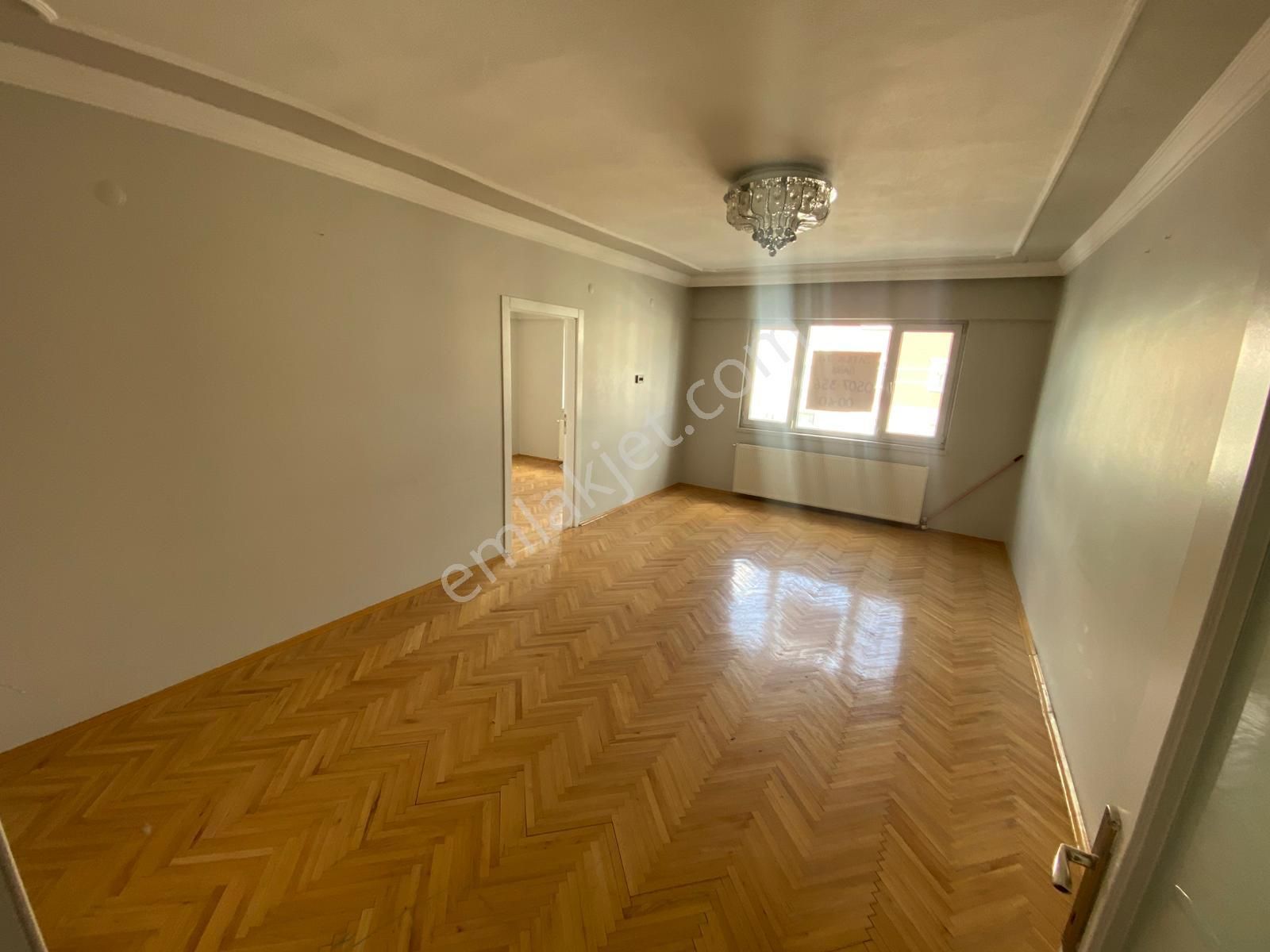 Plevne Mahallesinde 3+1 Ara Katta Yapılı Fırsat Daire - Görsel 8