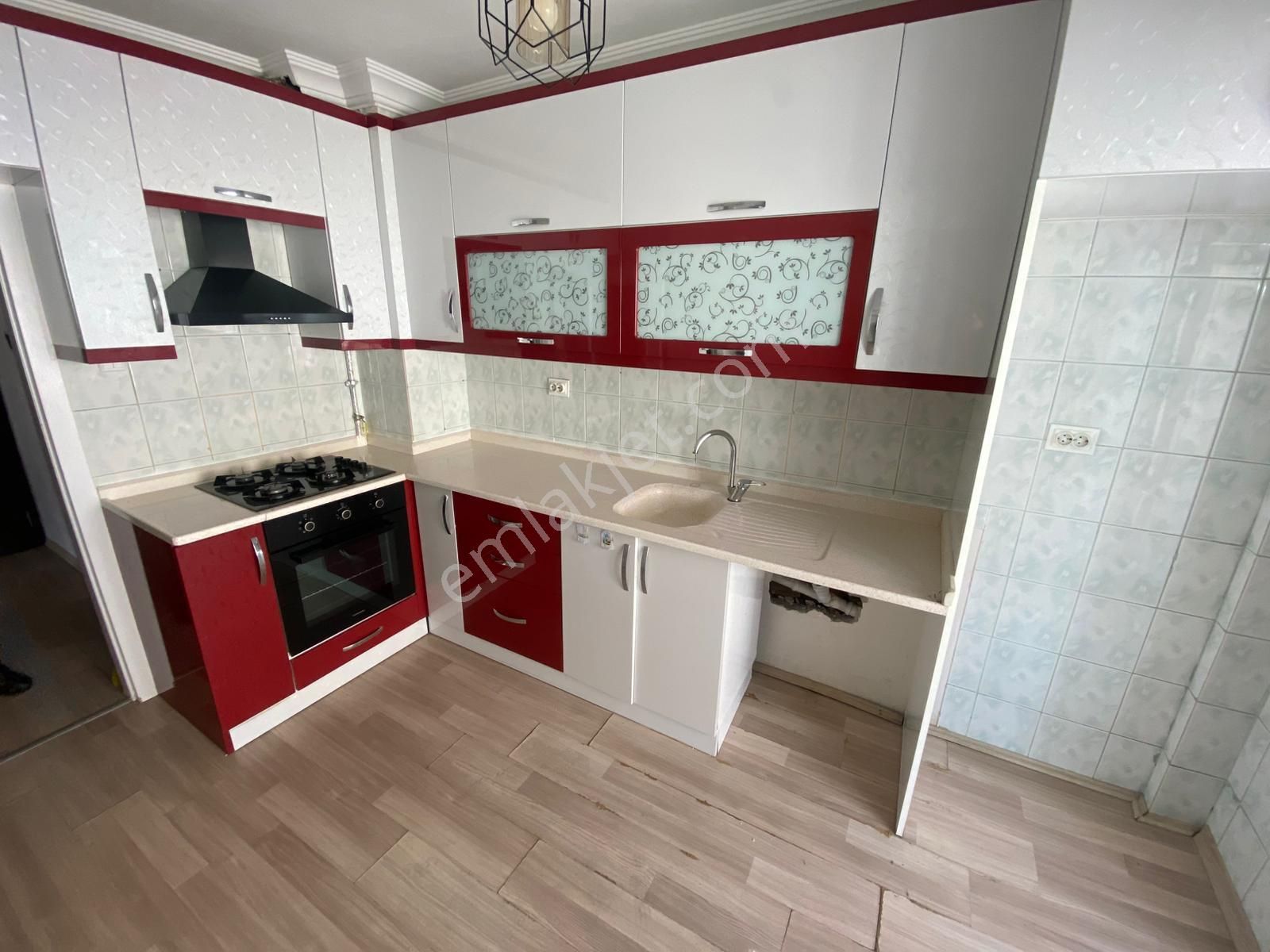 Plevne Mahallesinde 3+1 Ara Katta Yapılı Fırsat Daire