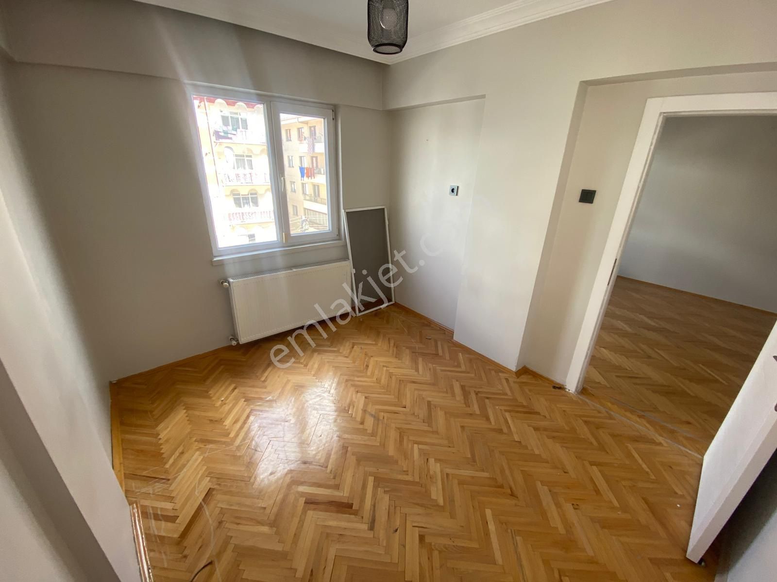 Plevne Mahallesinde 3+1 Ara Katta Yapılı Fırsat Daire - Görsel 18