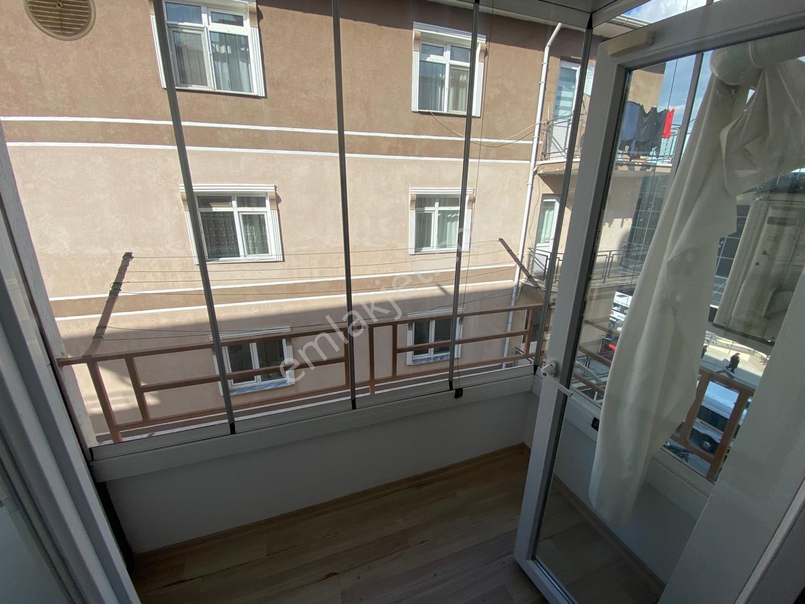 Plevne Mahallesinde 3+1 Ara Katta Yapılı Fırsat Daire - Görsel 29