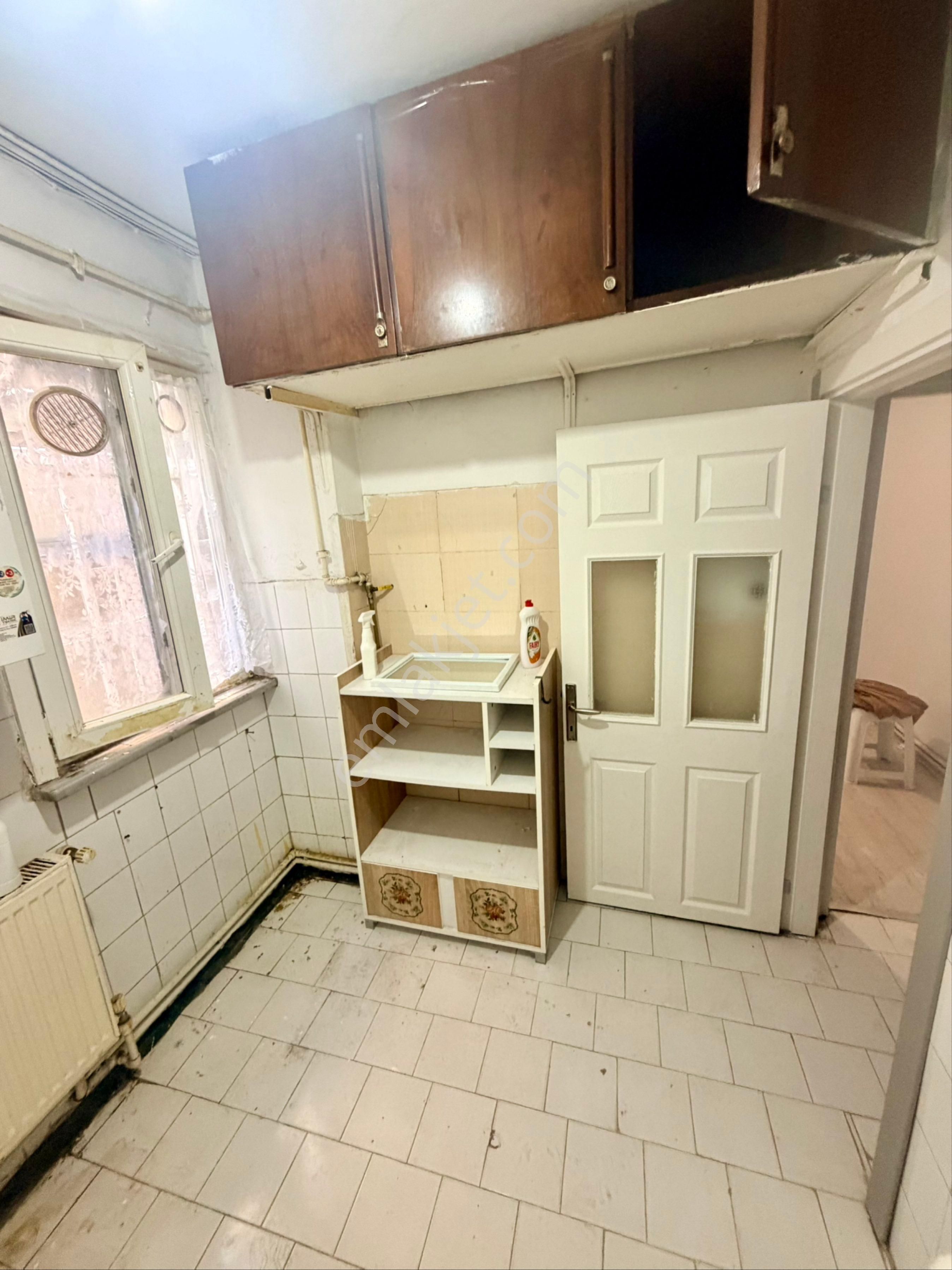 Bahçelievler Yenibosna Bodrum Katı Satılık Daire 2+1 80m2 1.900.000₺ - Görsel 2