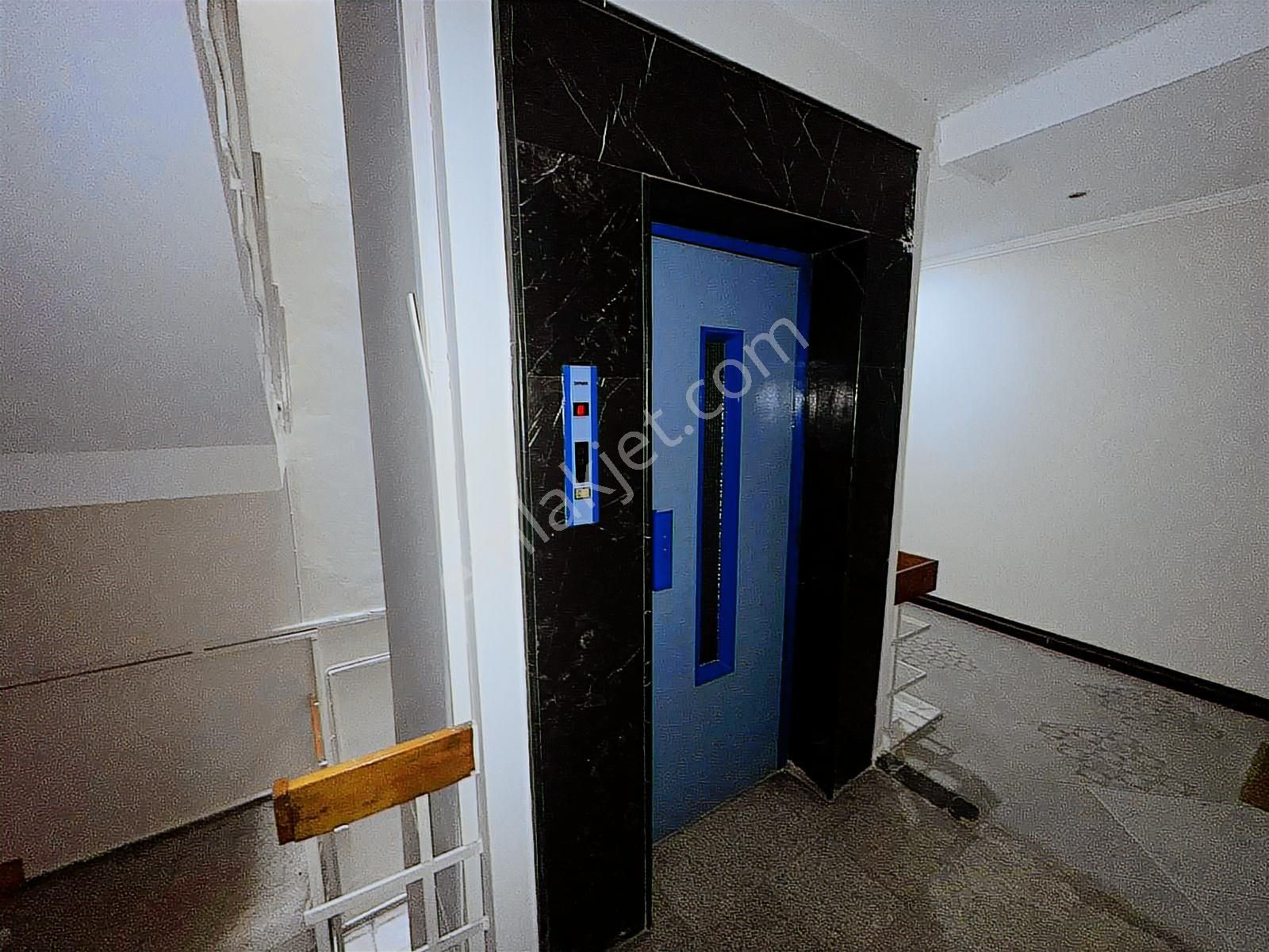 Bahçelievler Mahallesi Atatürk Parkı Karşısı Satılık 3+1 Daire - Görsel 6