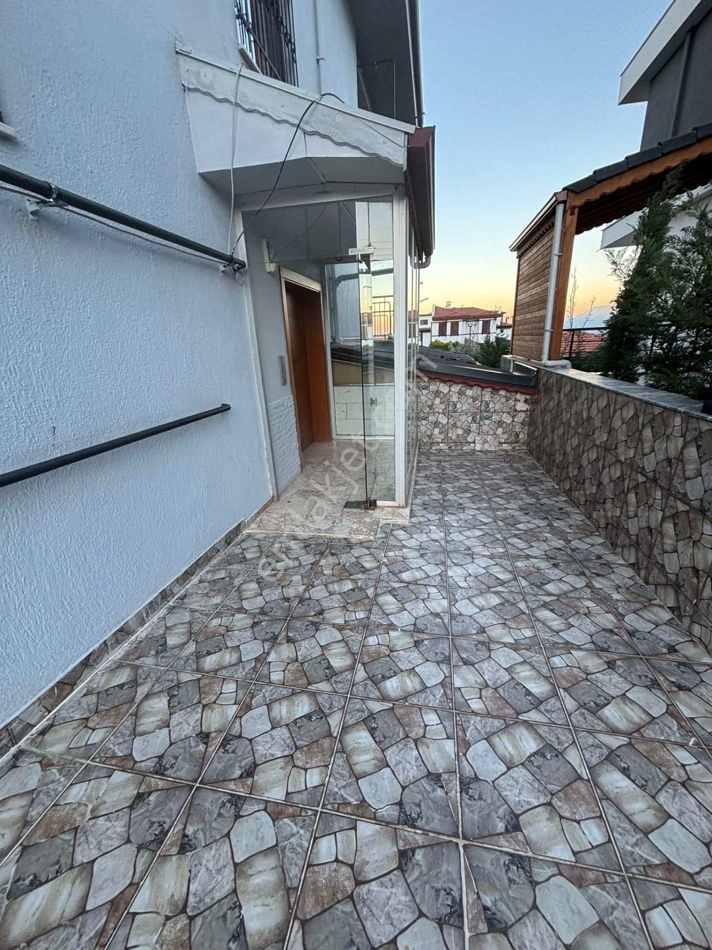 Kaan Emlaktan Şirinköyde Doğa Manzaralı Lüks Daire - Görsel 2