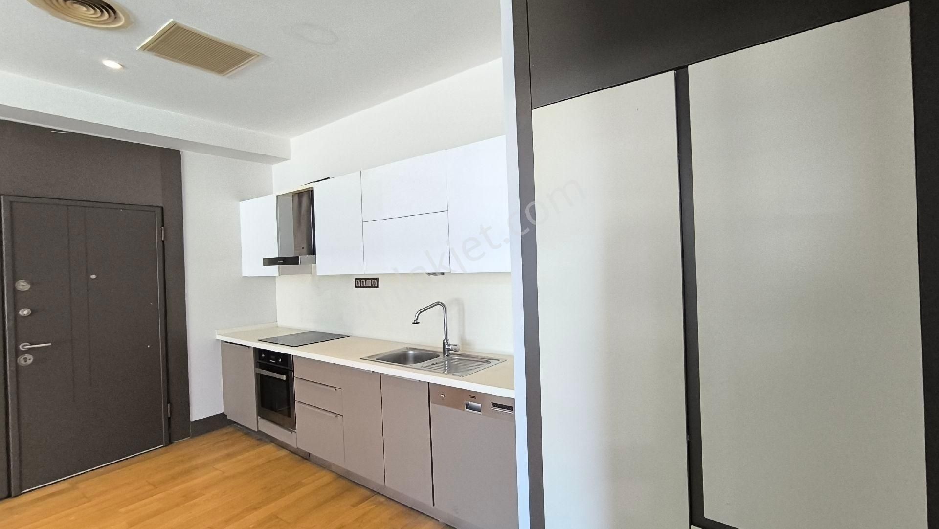 Bağcılar Batıkent'de 1+1 Boş Bahçe Katı Satılık Daire - Görsel 9