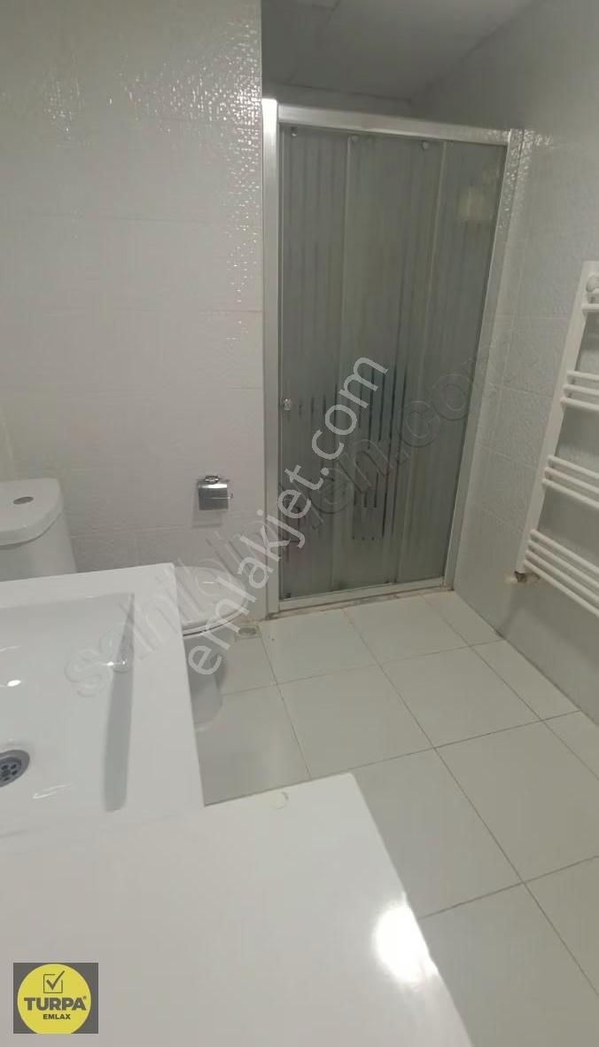Menderes Caddesinde Lux Ebeveyn Banyolu Geniş 2+1 - Görsel 13
