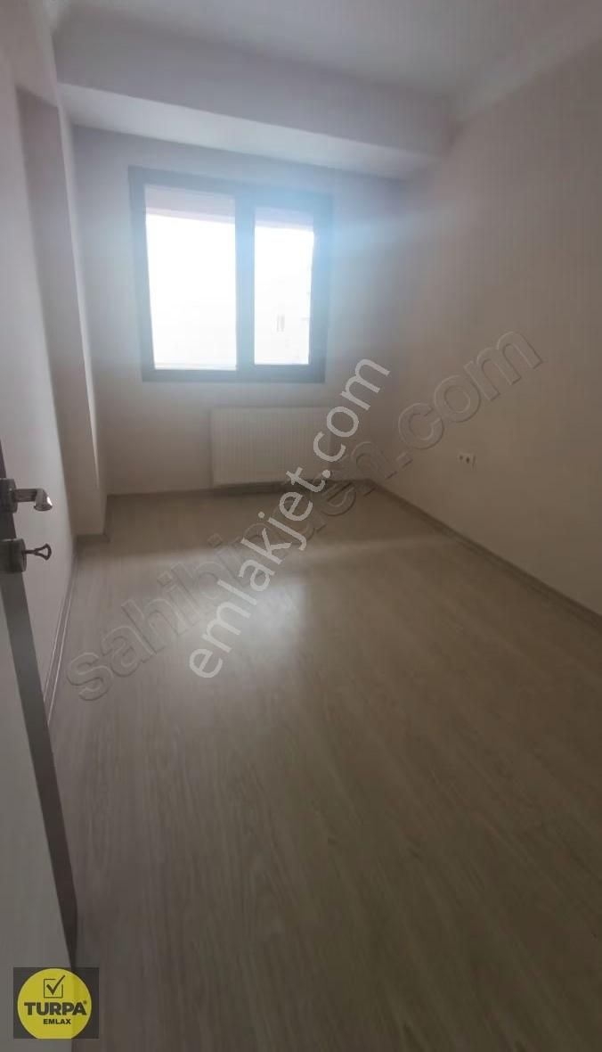 Menderes Caddesinde Lux Ebeveyn Banyolu Geniş 2+1 - Görsel 4