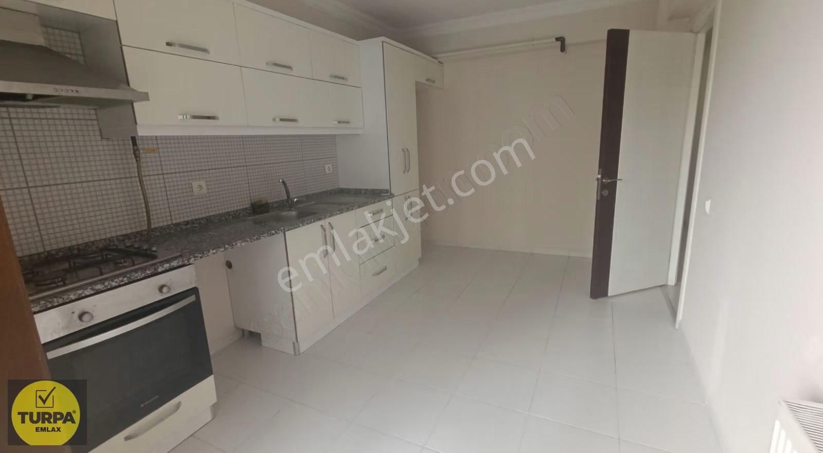 Menderes Caddesinde Lux Ebeveyn Banyolu Geniş 2+1 - Görsel 10
