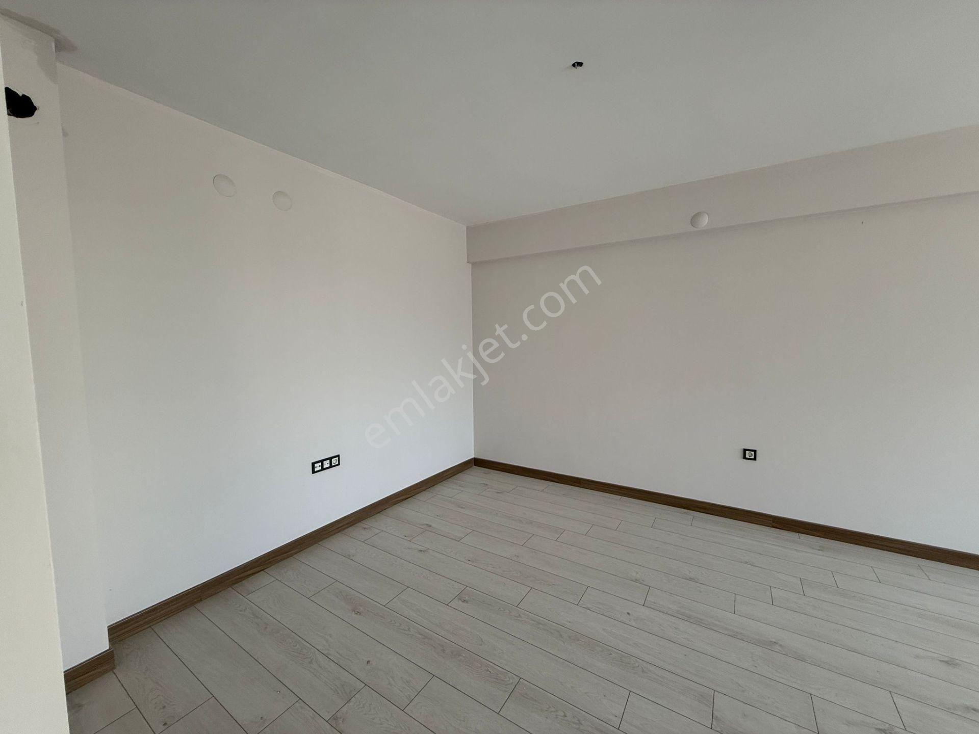 Göl Manzaralı 2+1 Kapalı Mutfak Satılık Daire - Görsel 5