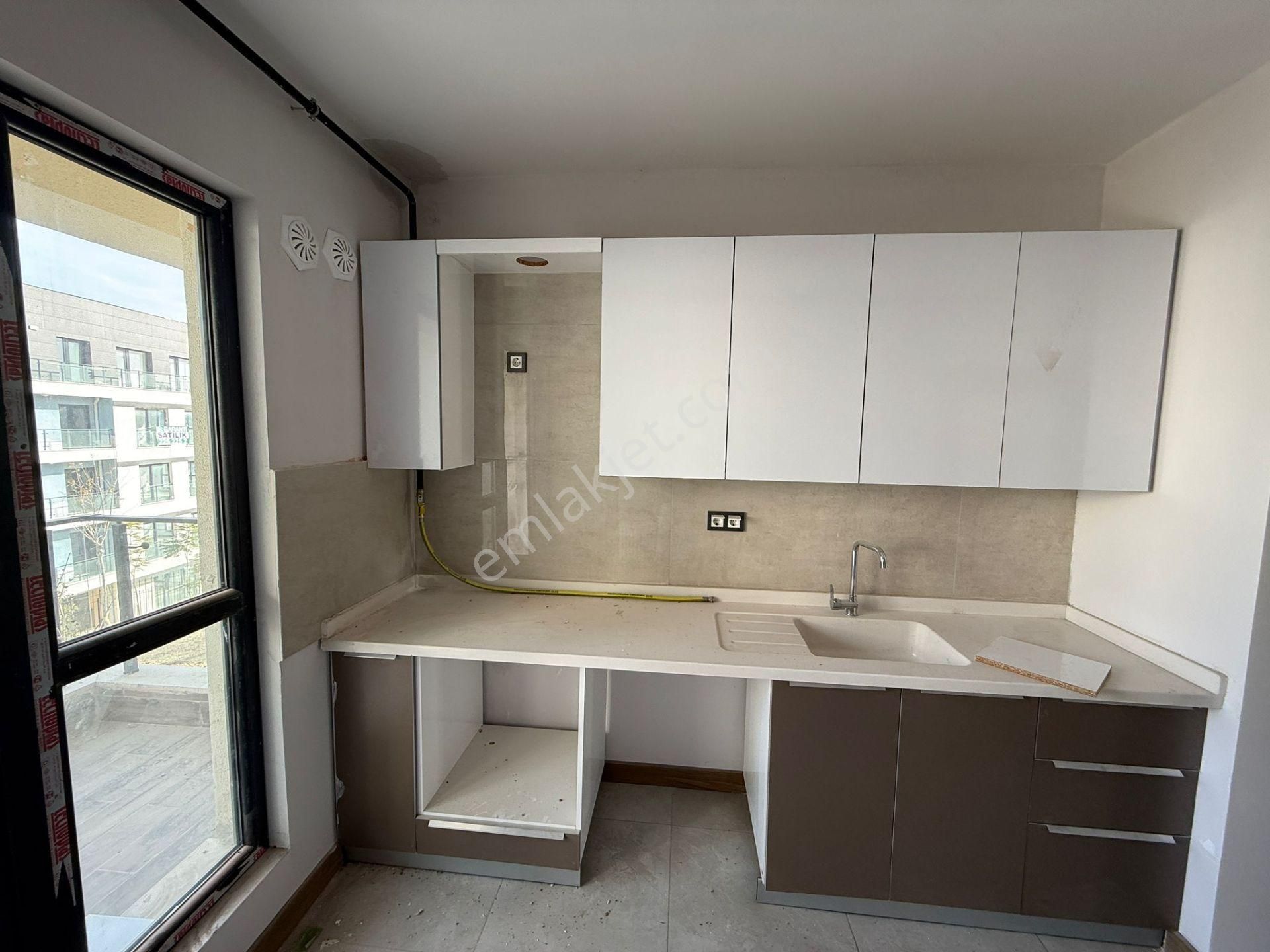 Göl Manzaralı 2+1 Kapalı Mutfak Satılık Daire - Görsel 2