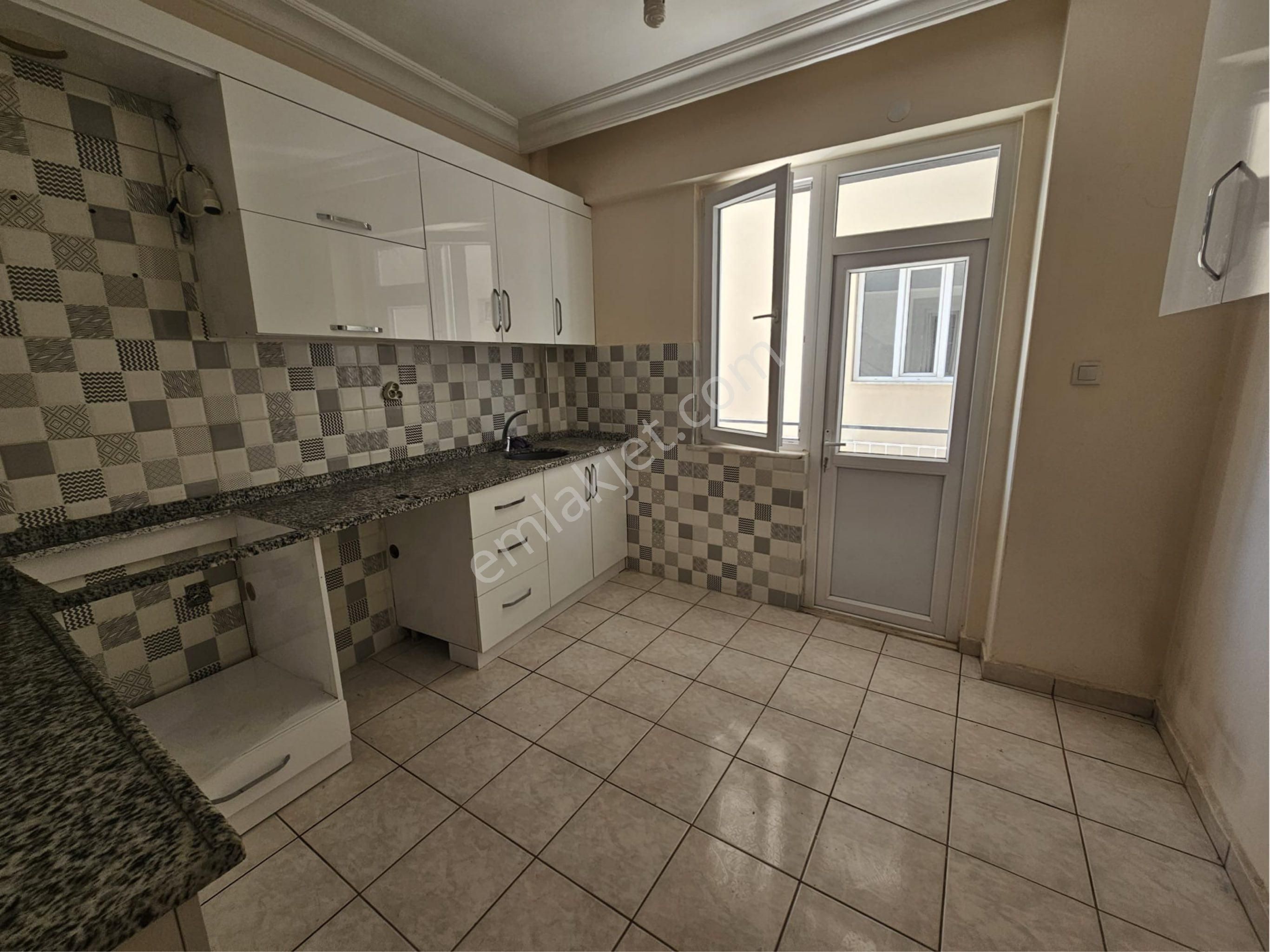 A K Mutludan Bayındırda Ay Sonu Teslim 3+1 Asansörsüz 4.kat Ev - Görsel 7