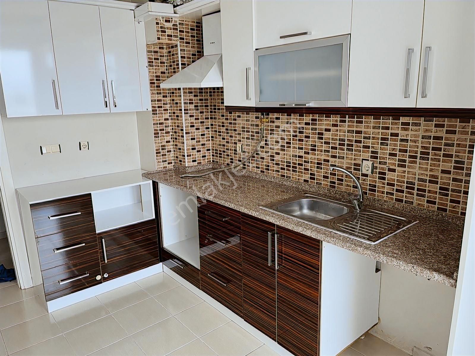 İzmir Buca'da Bakımlı Doğal Gazlı Kiralık 3+1 120 M2 Daire - Görsel 4