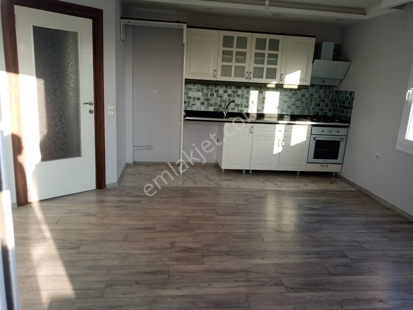 Adana Sarıçam Yeşiltepede Fırsat Kiralık Çepheleri Açık Daire 2+1 Daire