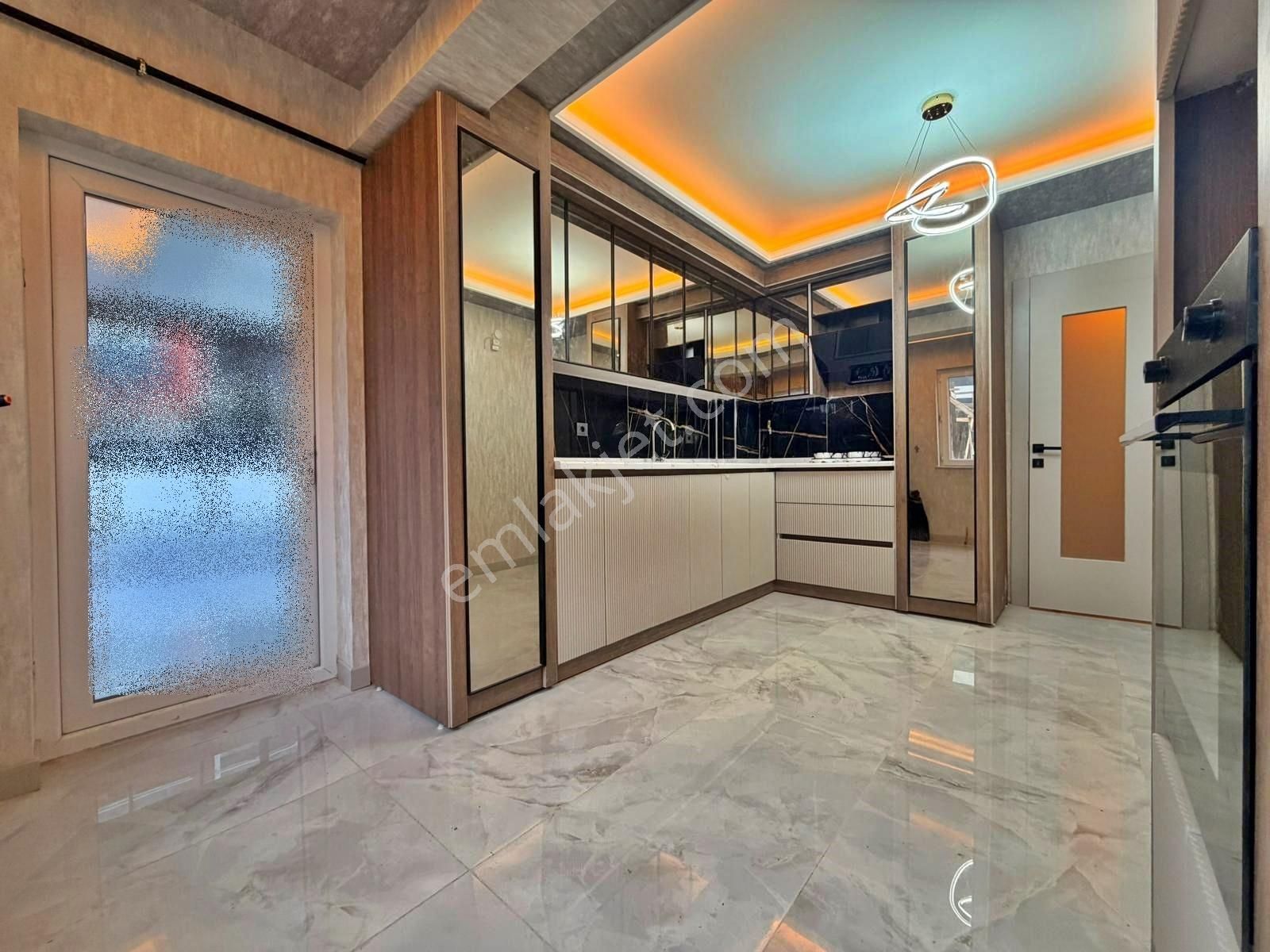 Yüksek Kredi İle Ev Sahibi Olmak İsteylere Acil Satılık 4+1 !!!