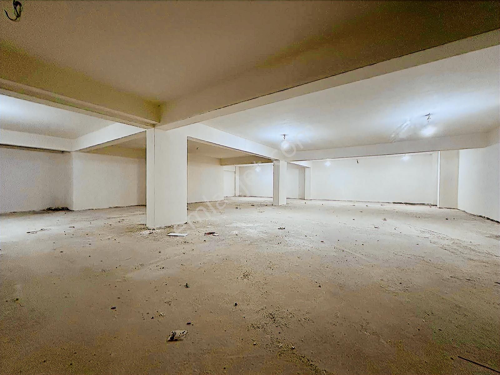 Tekkeköy Kurtuluş Mahallesin'de Bulvara Cephe 600 M² Dükkan - Görsel 32