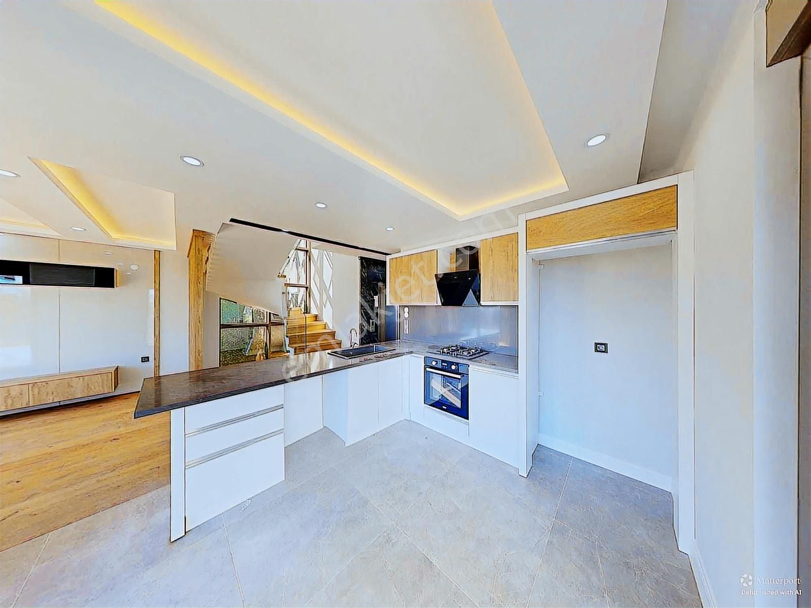 Altınkalede Özel Havuzlu Asansörlü 4+1 Ultra Lüks Tripleks Vill - Görsel 14