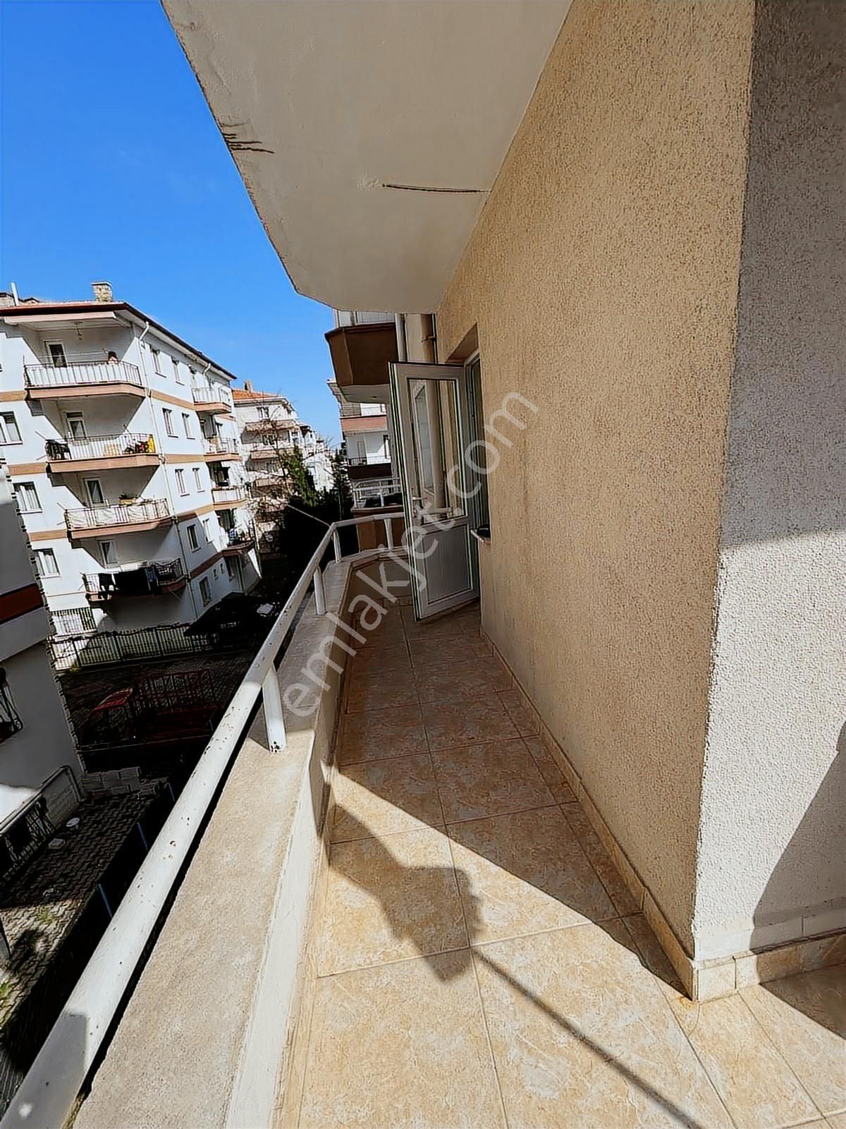 Andiçen Mah. 3+1 Katta Ve Ön Cephede Masrafsız Yapılı Daire - Görsel 21