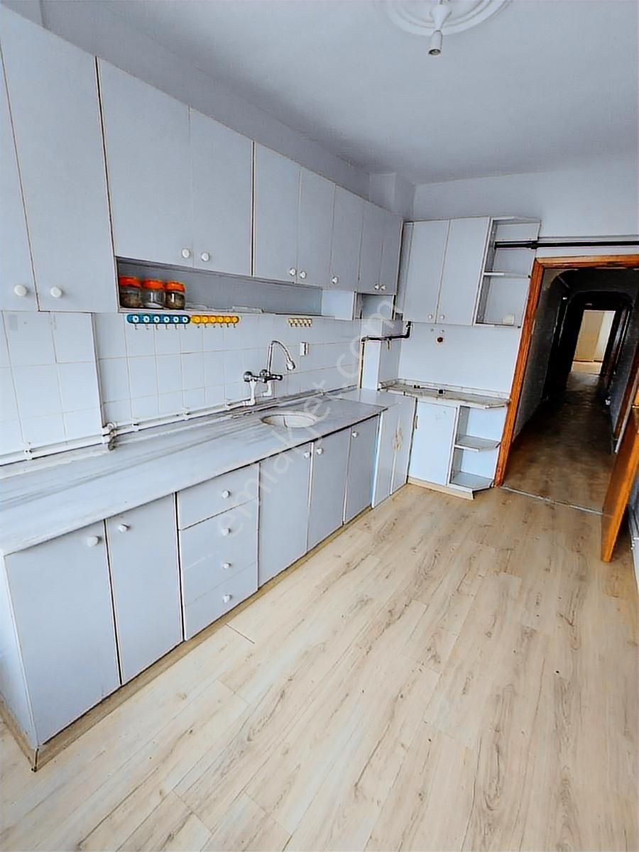 Çarşı Merkezde Satılık 3+1 Bakımlı Arakat Daire - Görsel 7